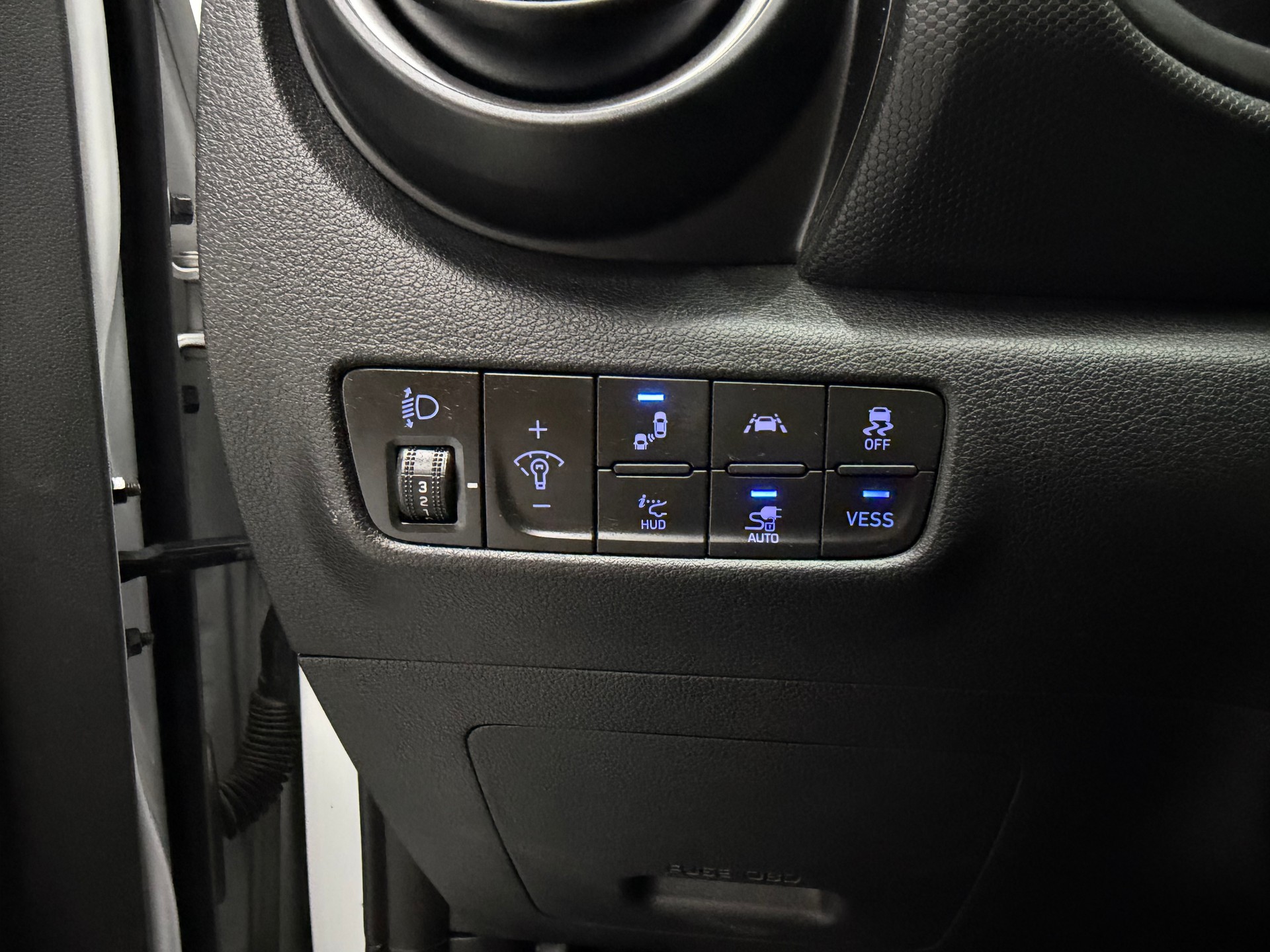 HYUNDAI Kona EV Bluelink Edition-image-19