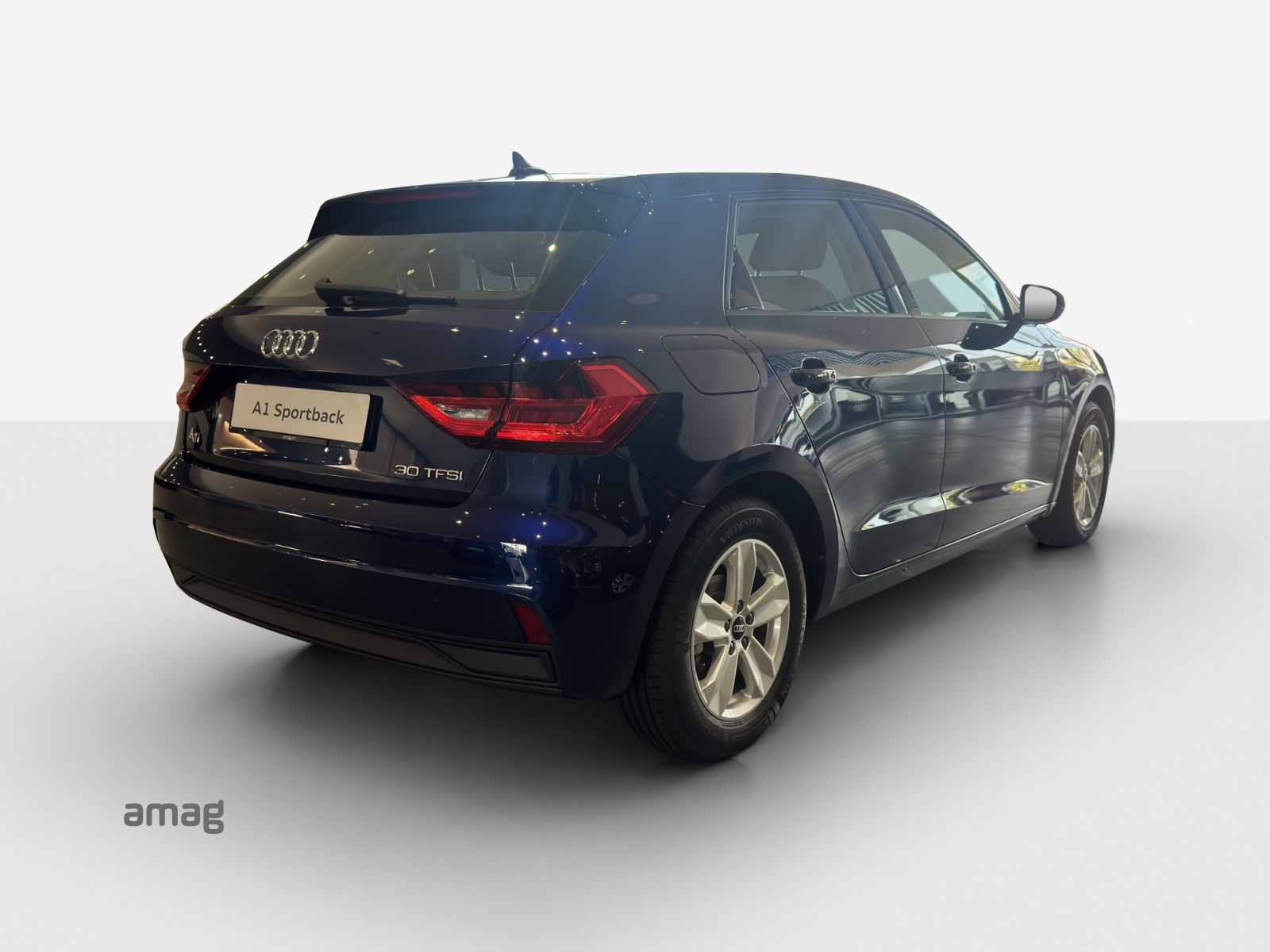 AUDI A1 Sportback 30 TFSI Attraction S-tronic-image-4