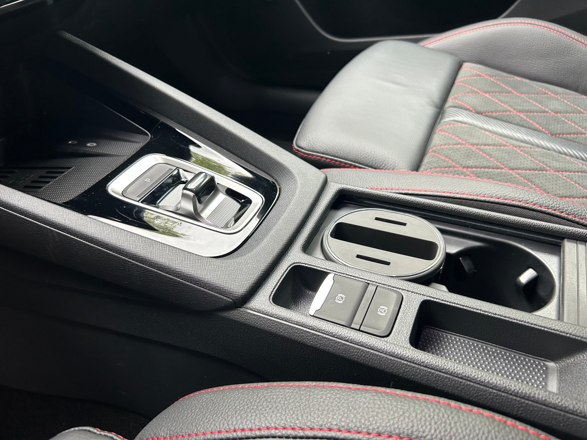 SKODA Octavia Combi 2.0 TSI DSG RS 30 Years Edition-image-7