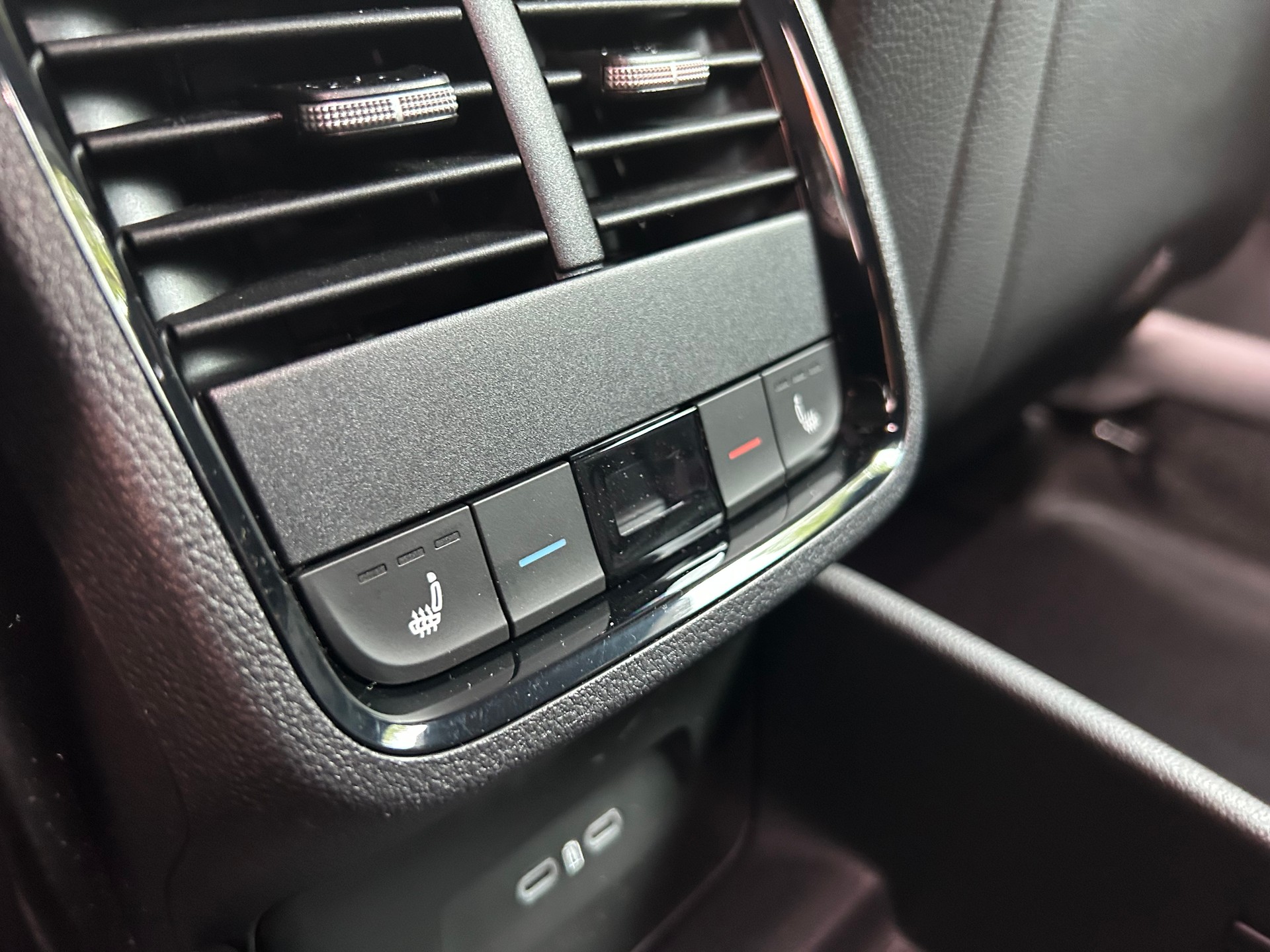 SKODA Octavia Combi 2.0 TSI DSG RS 30 Years Edition-image-13