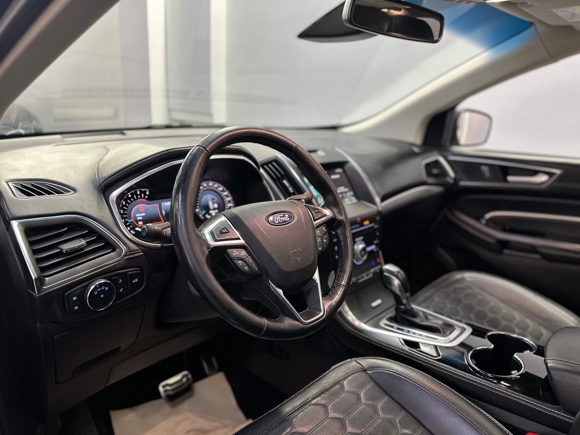 FORD Edge 2.0 TDCi Vignale 4WD PowerShift-image-11
