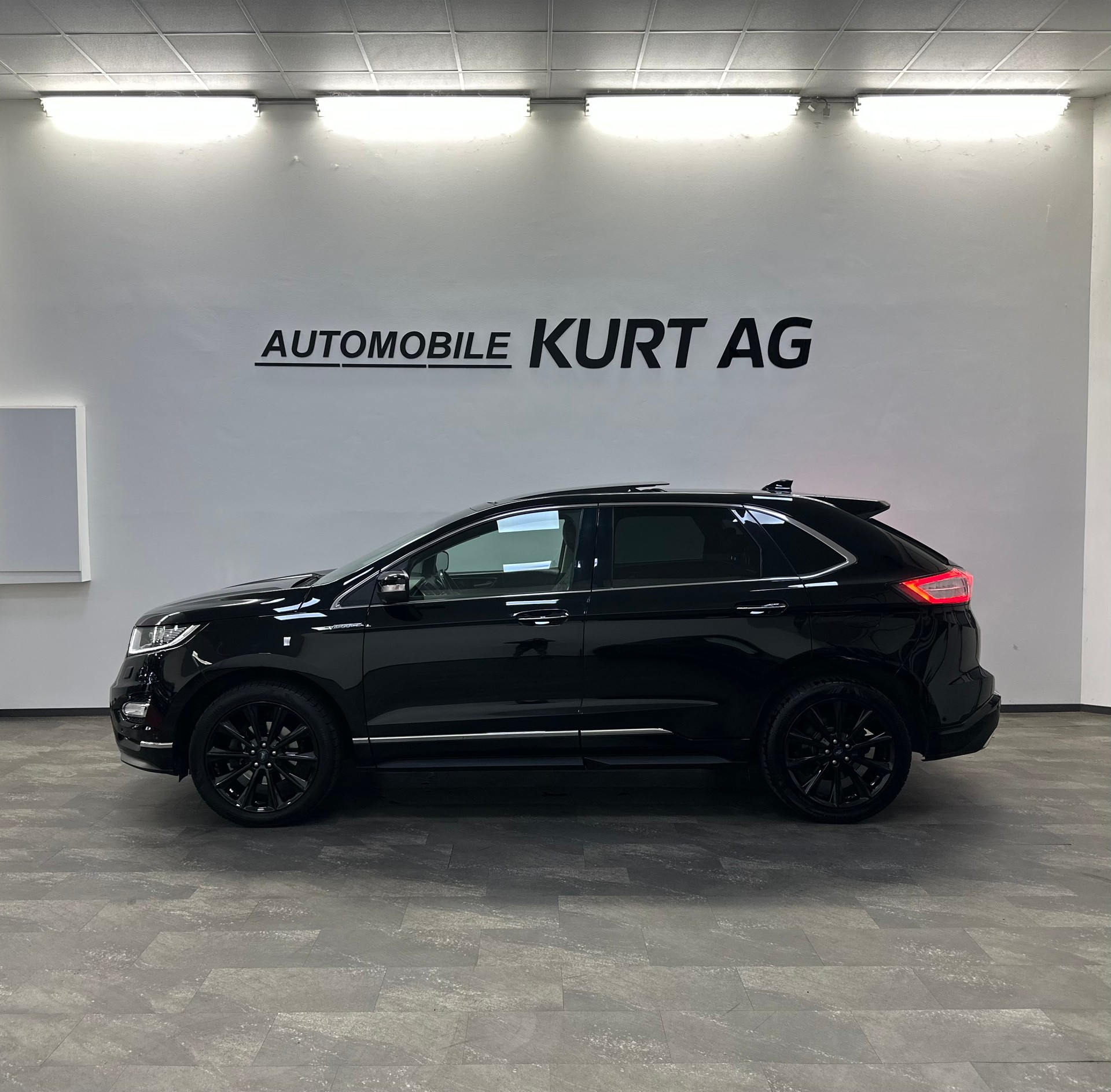 FORD Edge 2.0 TDCi Vignale 4WD PowerShift-image-2