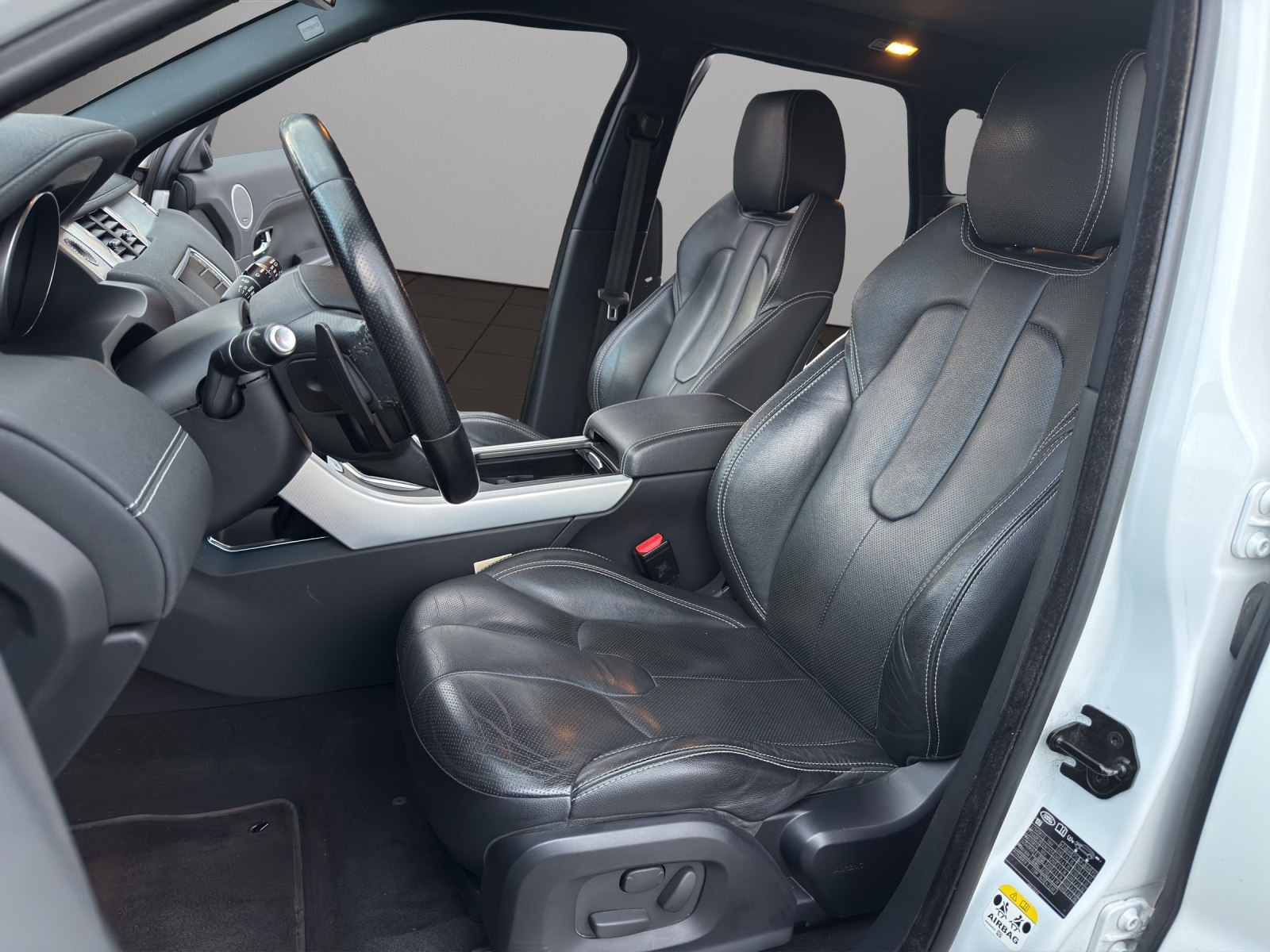 LAND ROVER Range Rover Evoque 2.2 SD4 Prestige AT6-image-8