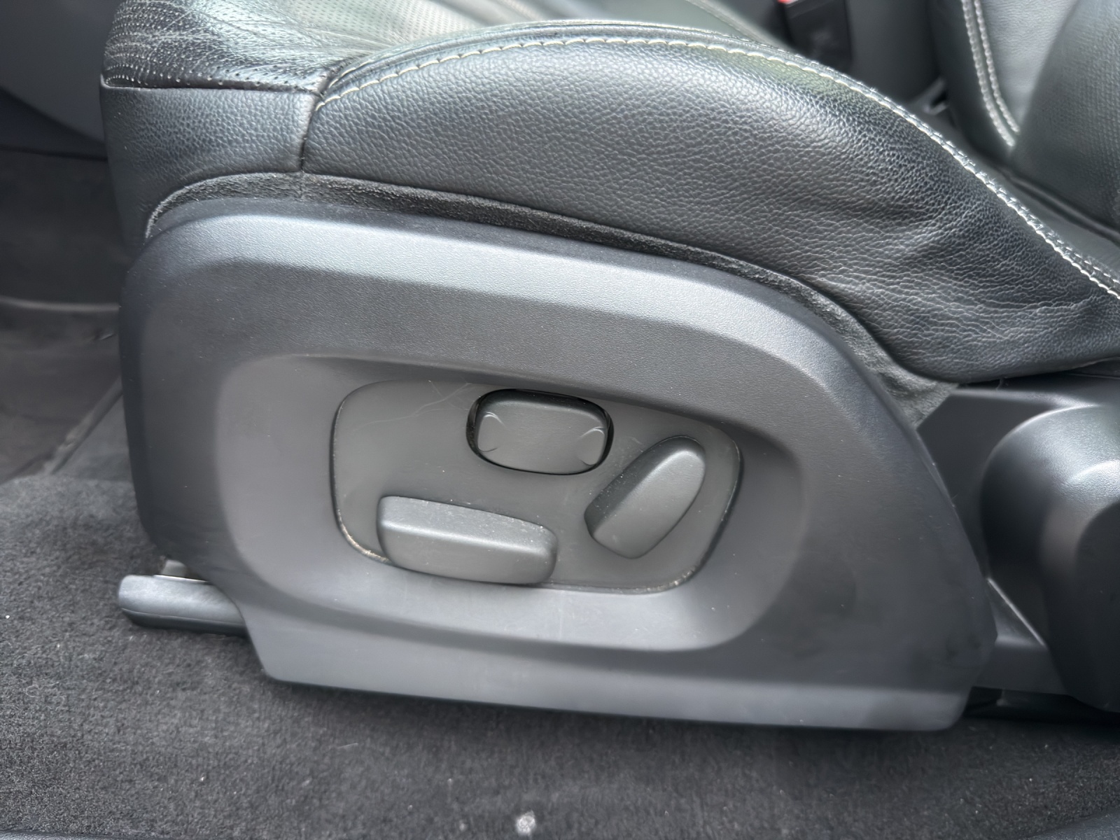 LAND ROVER Range Rover Evoque 2.2 SD4 Prestige AT6-image-23