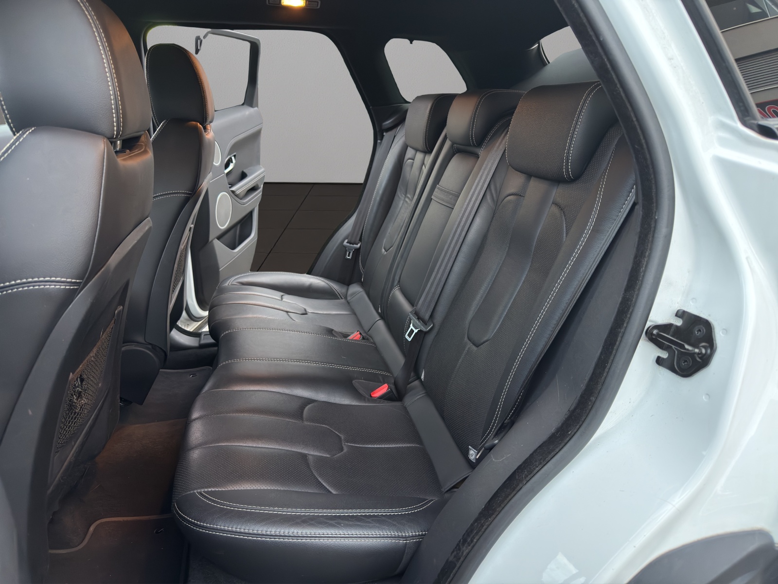 LAND ROVER Range Rover Evoque 2.2 SD4 Prestige AT6-image-12