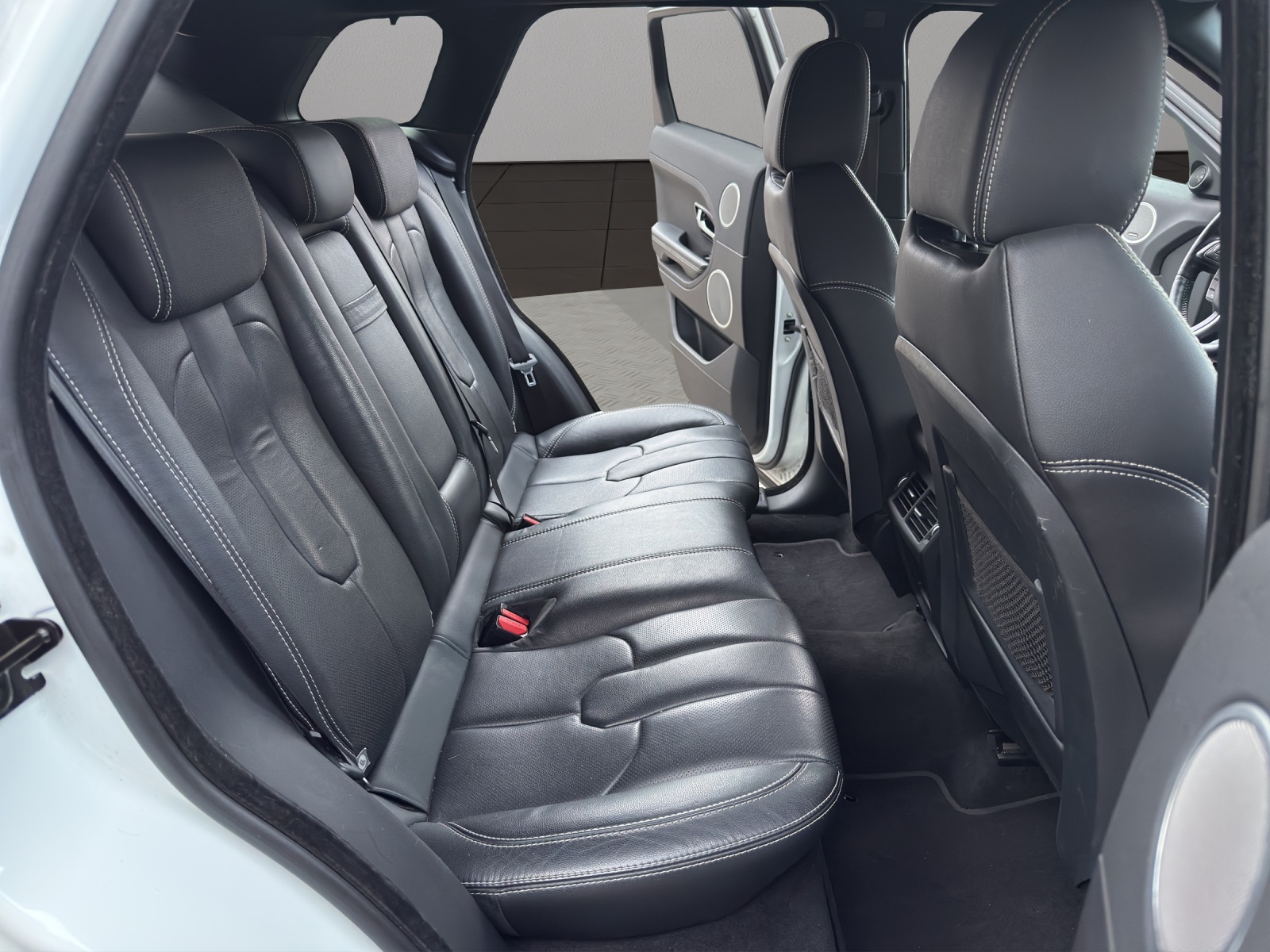 LAND ROVER Range Rover Evoque 2.2 SD4 Prestige AT6-image-17