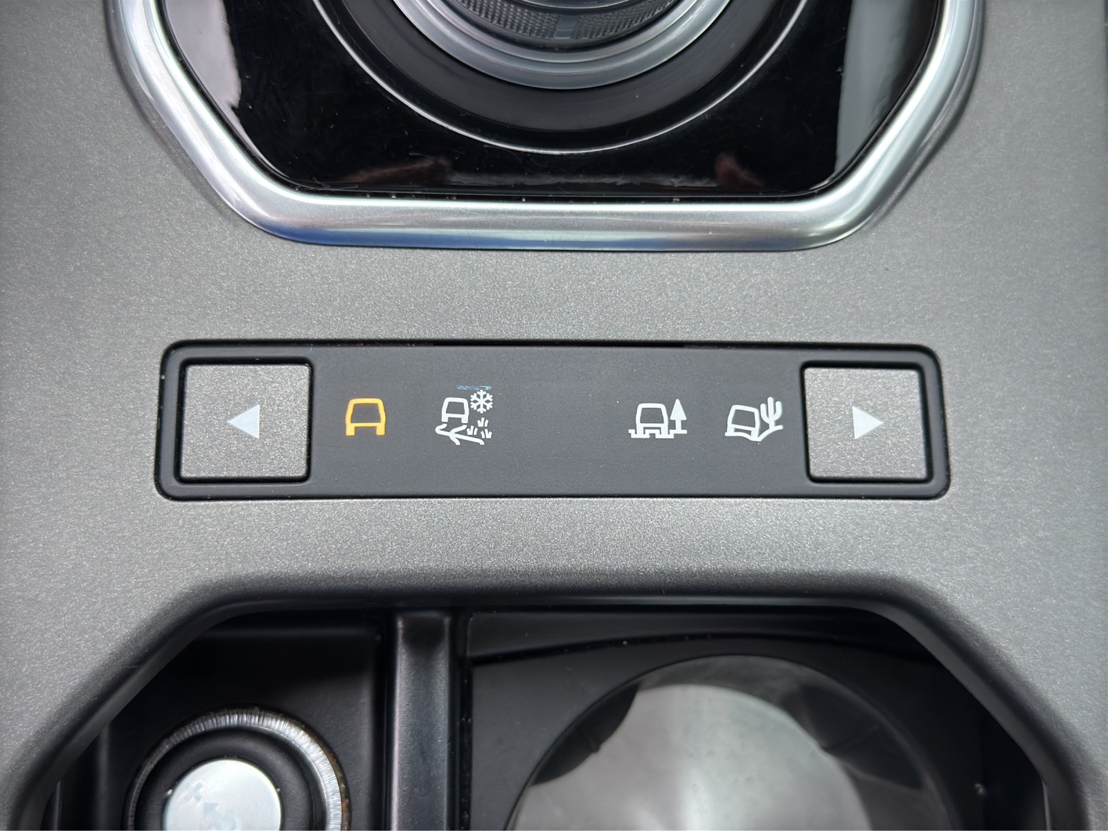 LAND ROVER Range Rover Evoque 2.2 SD4 Prestige AT6-image-30