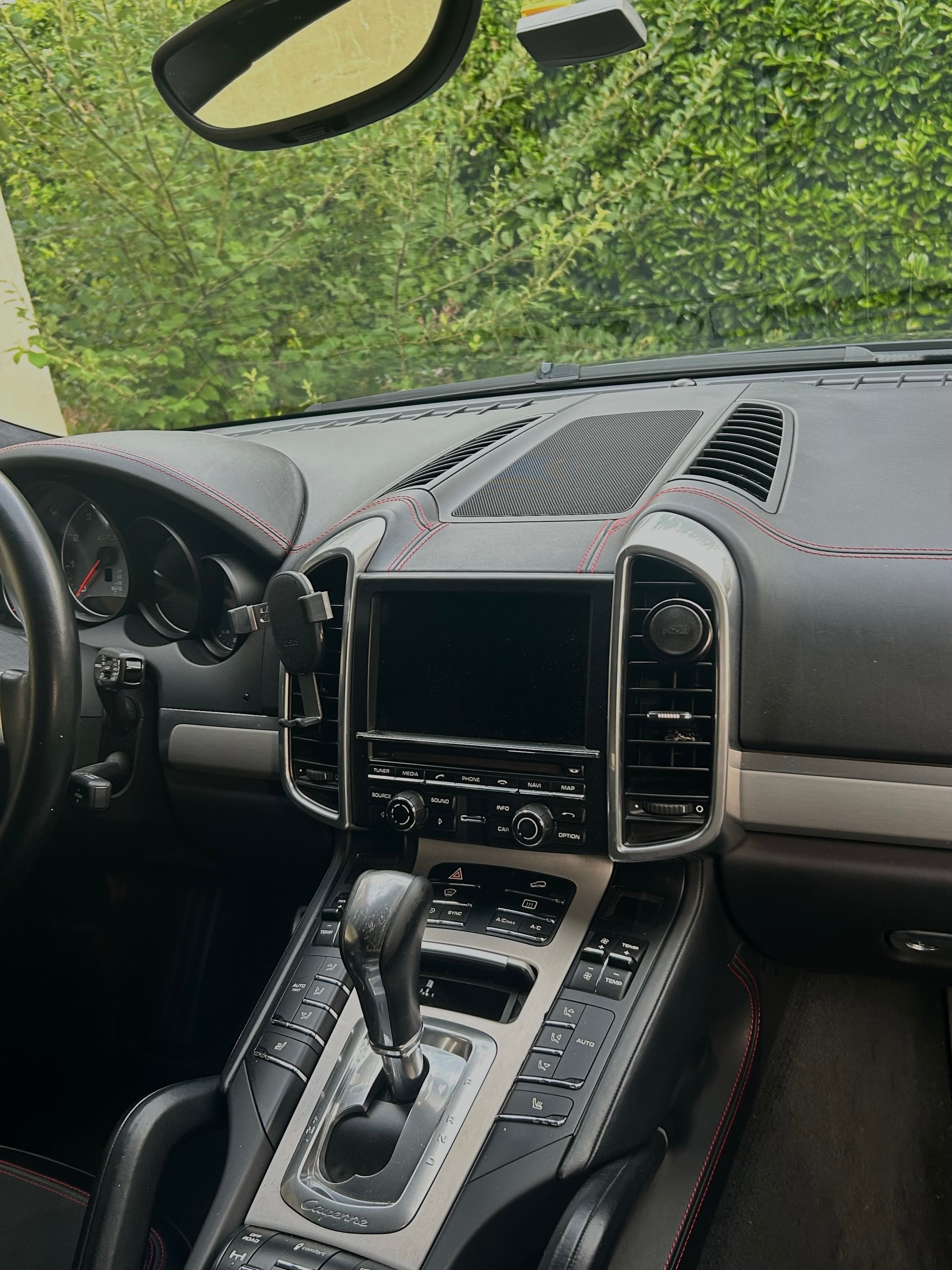PORSCHE 4.8 V8 GTS TipT-image-5