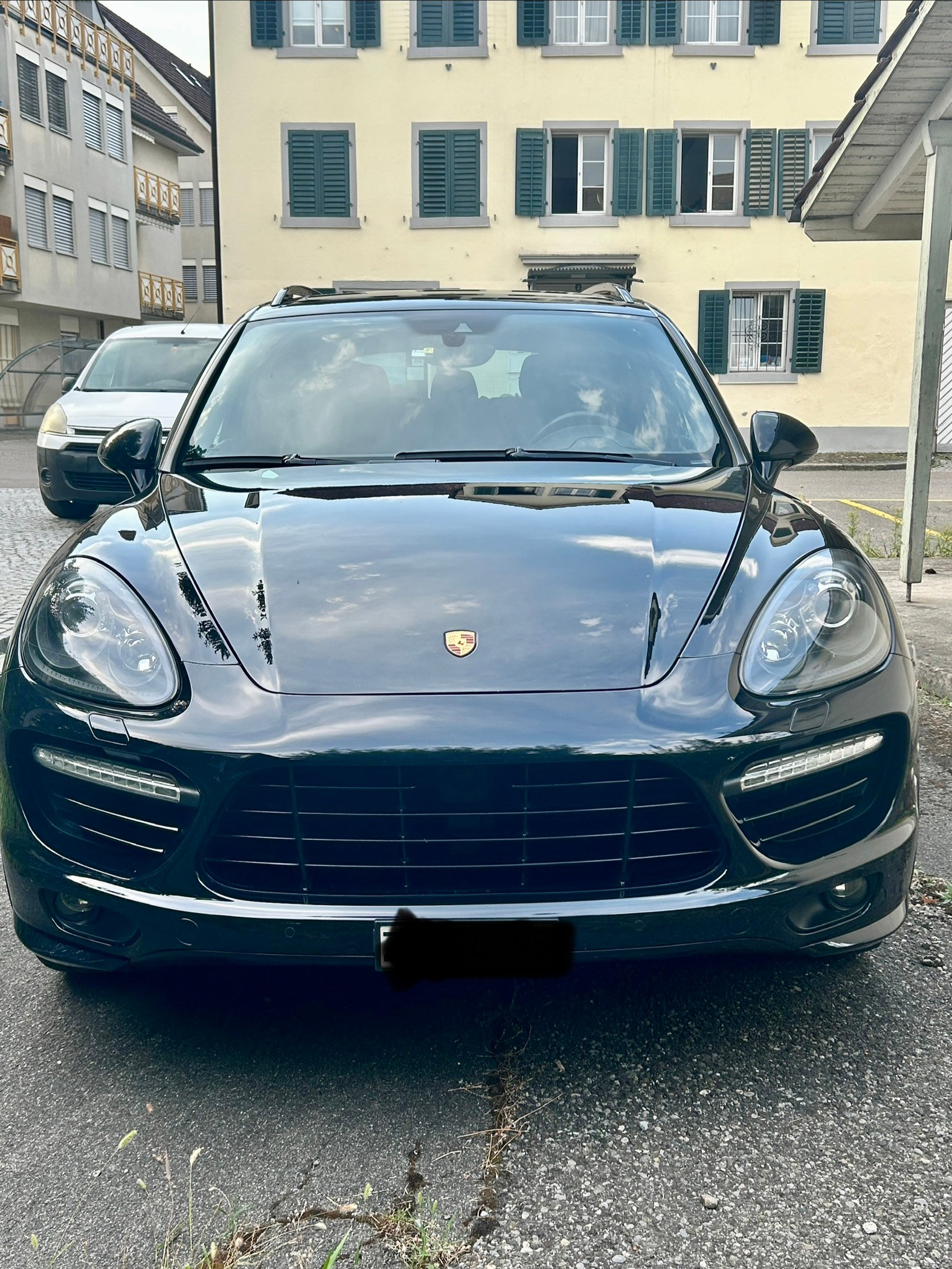 PORSCHE 4.8 V8 GTS TipT-image-0