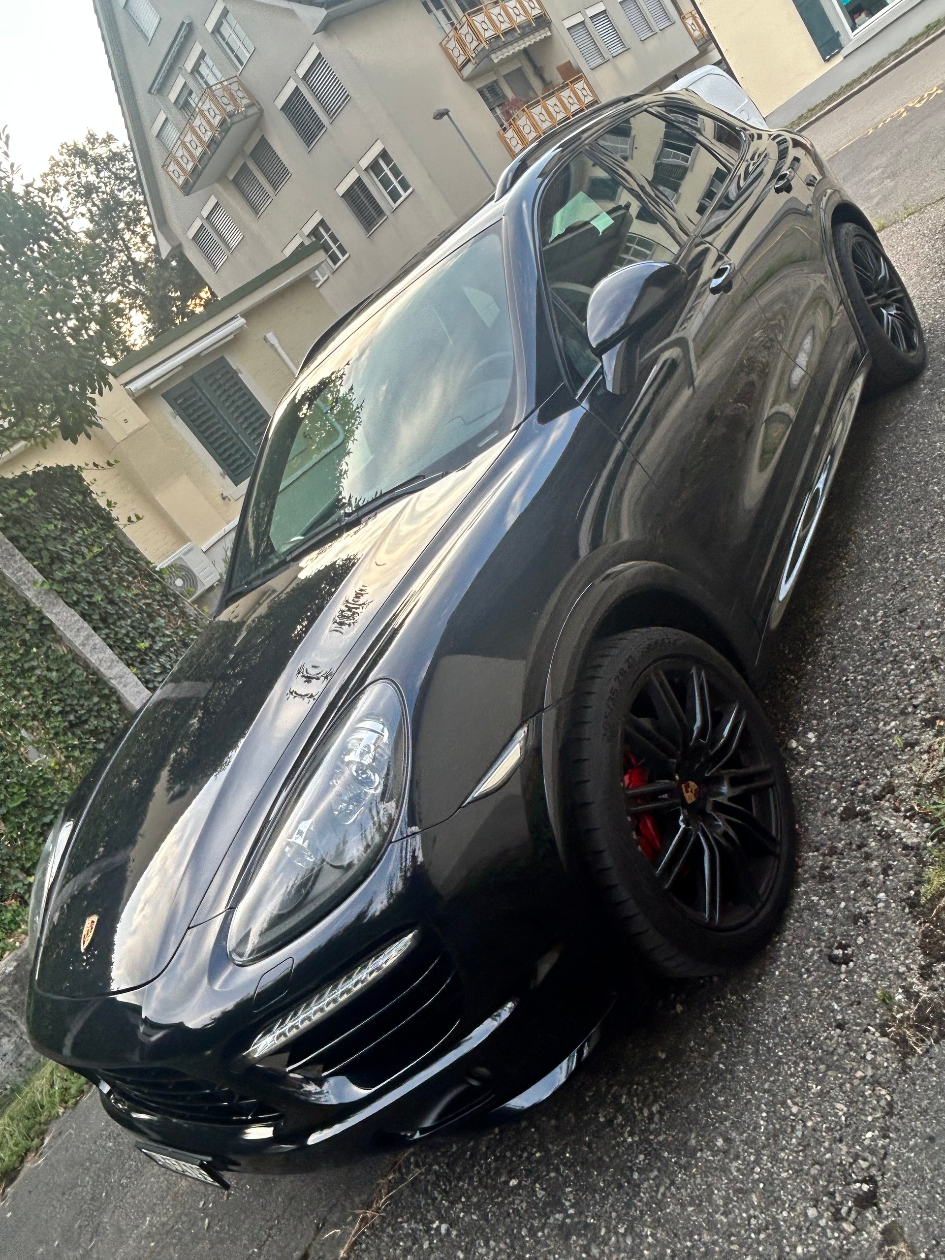 PORSCHE 4.8 V8 GTS TipT-image-1