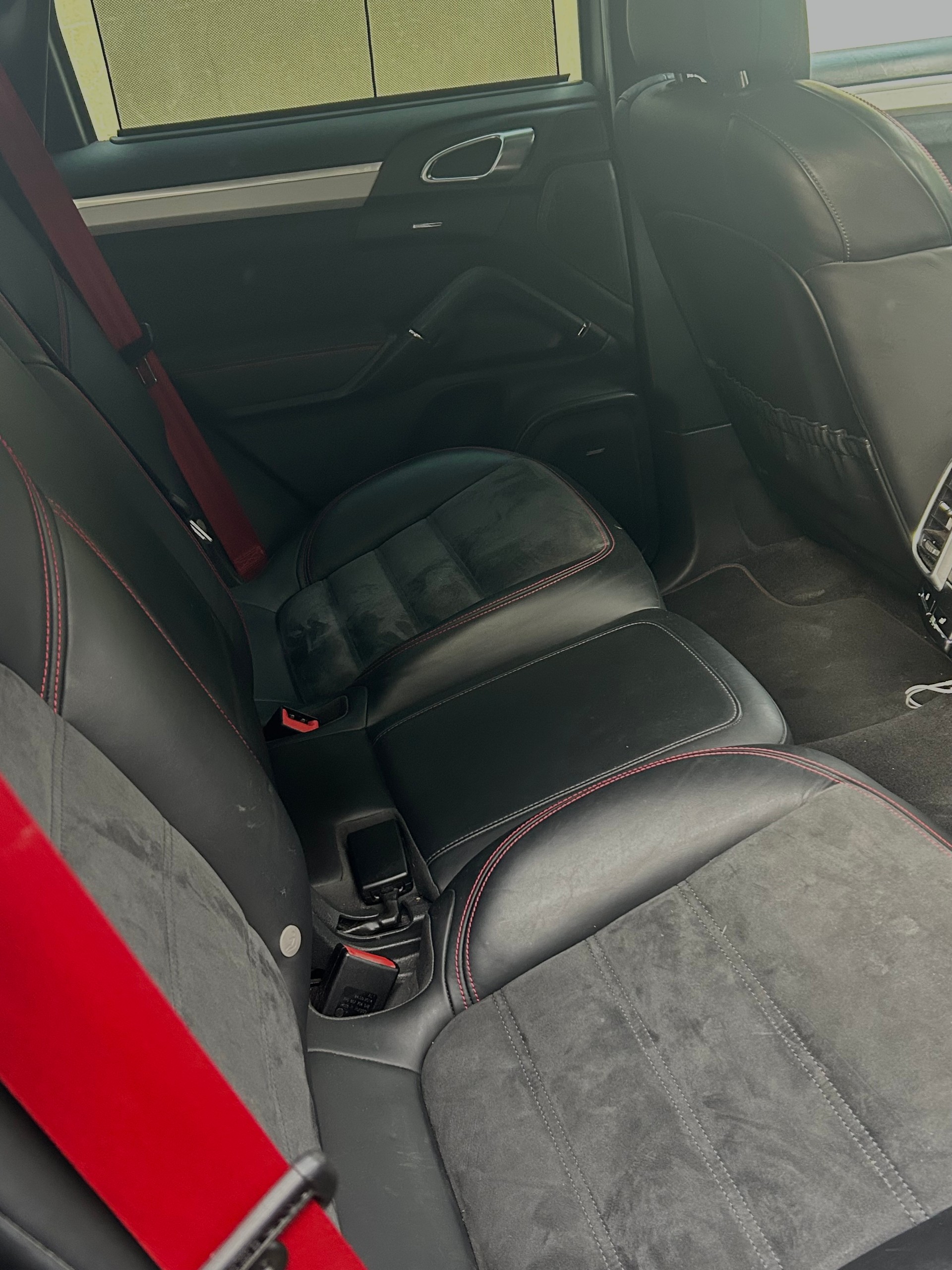 PORSCHE 4.8 V8 GTS TipT-image-4