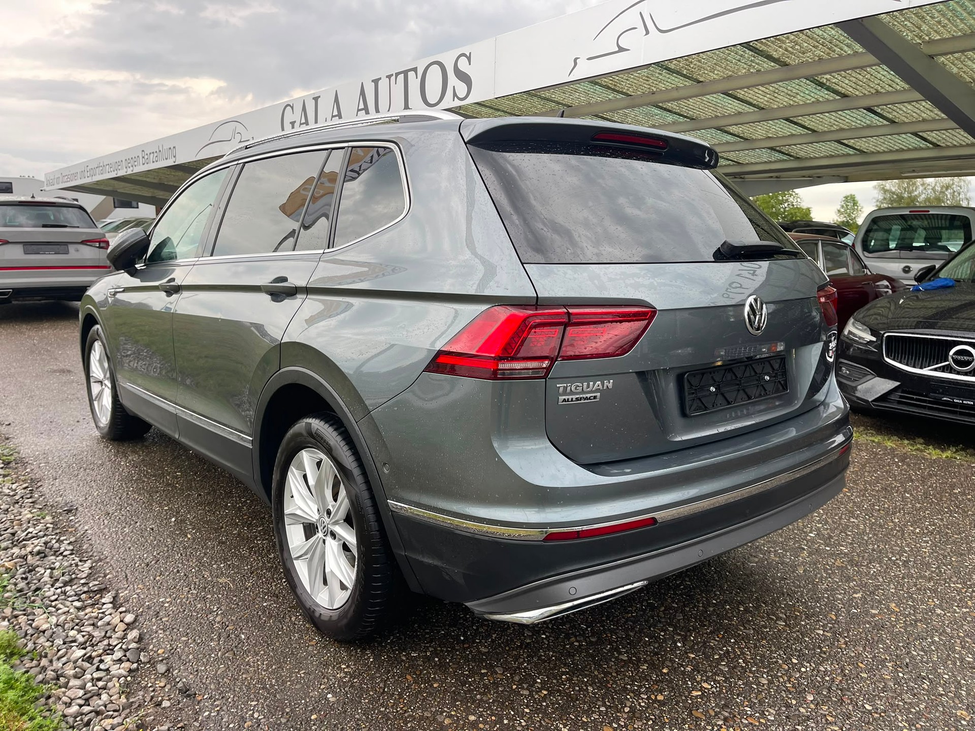 VW Tiguan Allspace 2.0TSI Highline 4Motion DSG-image-3