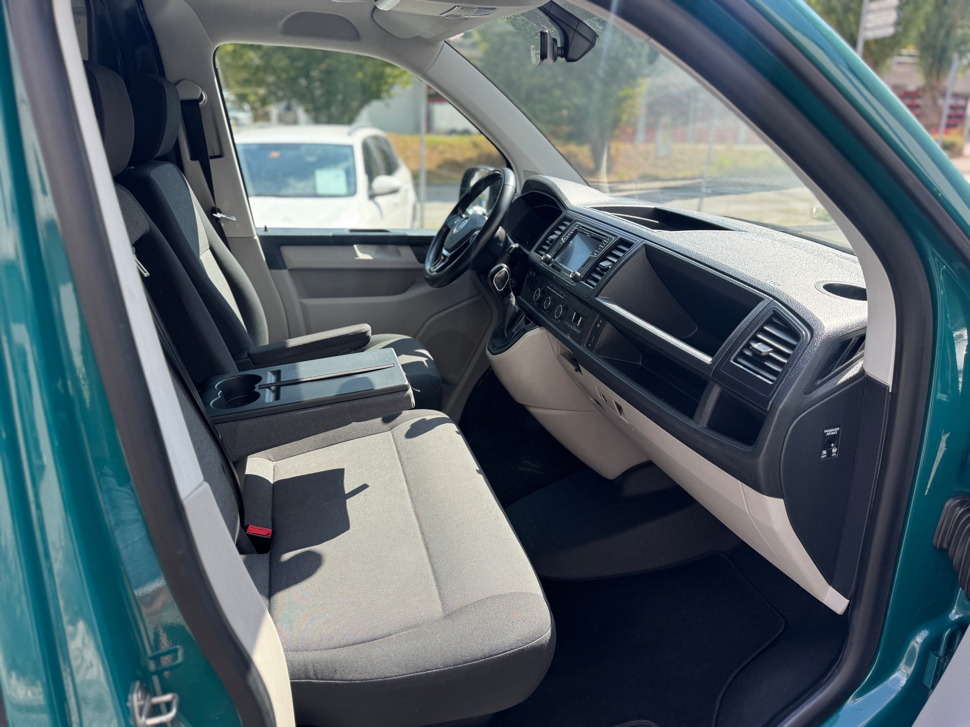 VW T6 2.0 TDI DSG-image-8