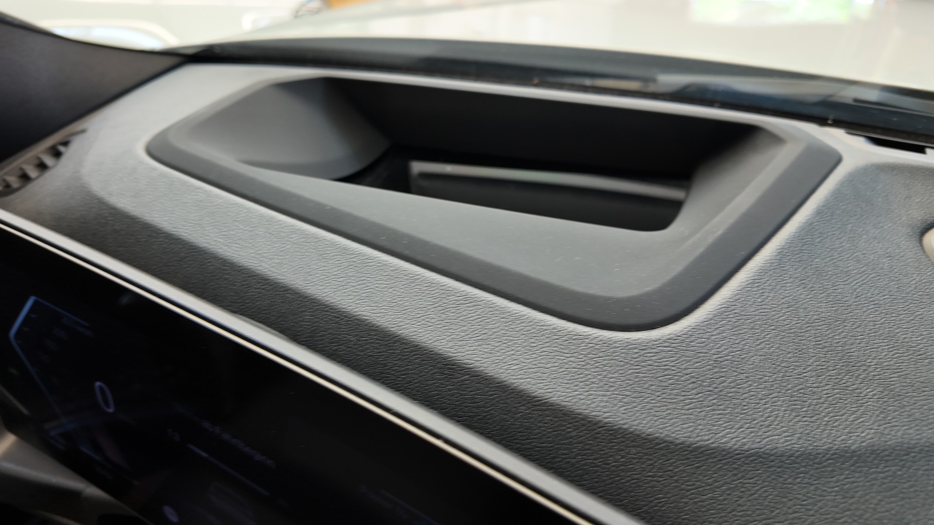 BMW 320d xDrive 48V Touring Steptronic-image-30