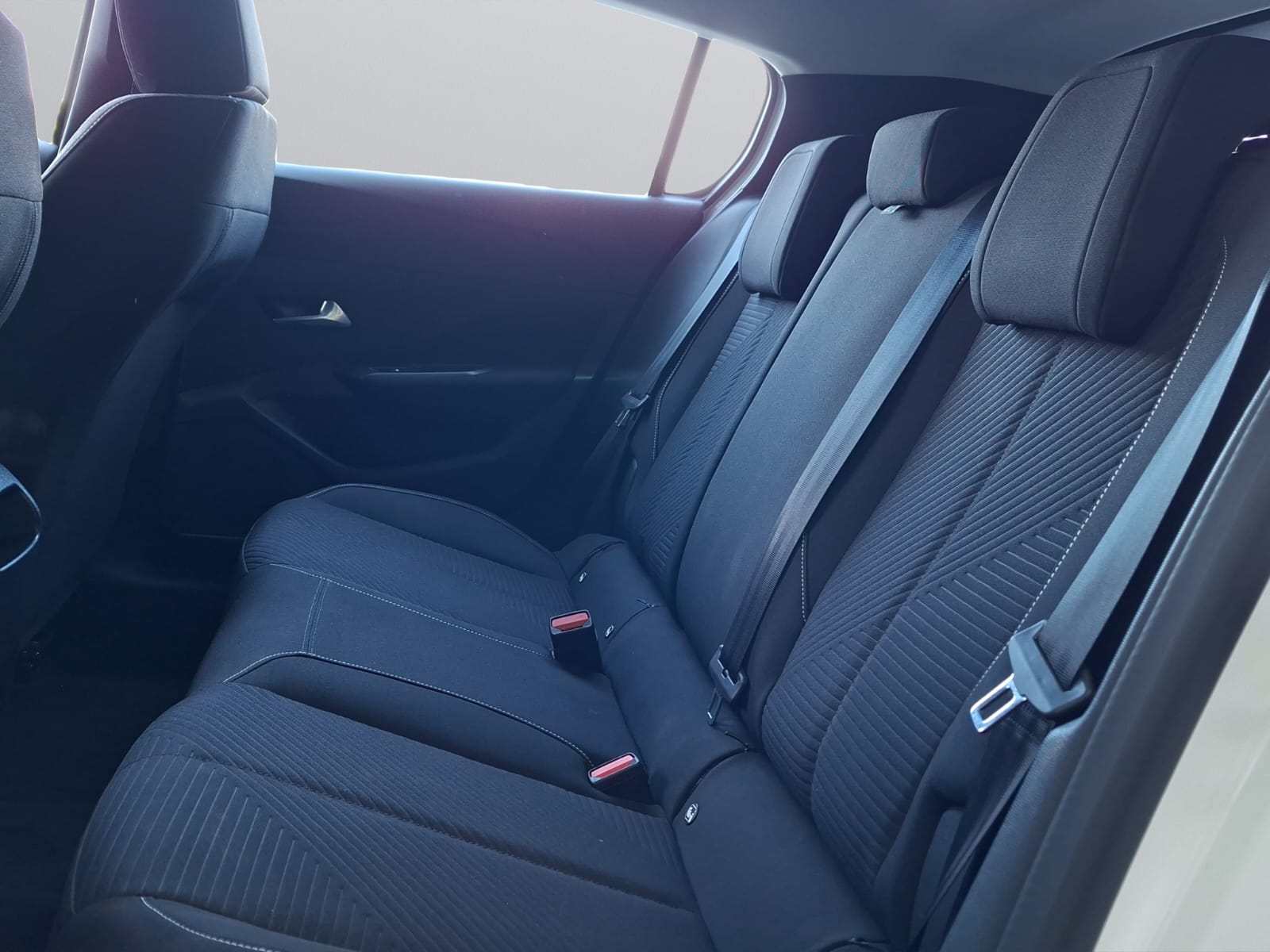 PEUGEOT 308 1.6 PHEV 180 Active-image-10