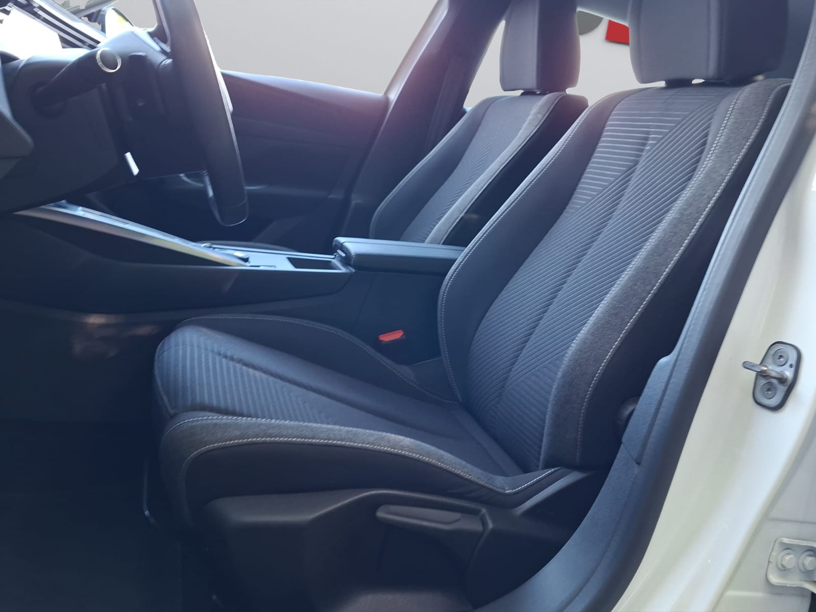 PEUGEOT 308 1.6 PHEV 180 Active-image-11
