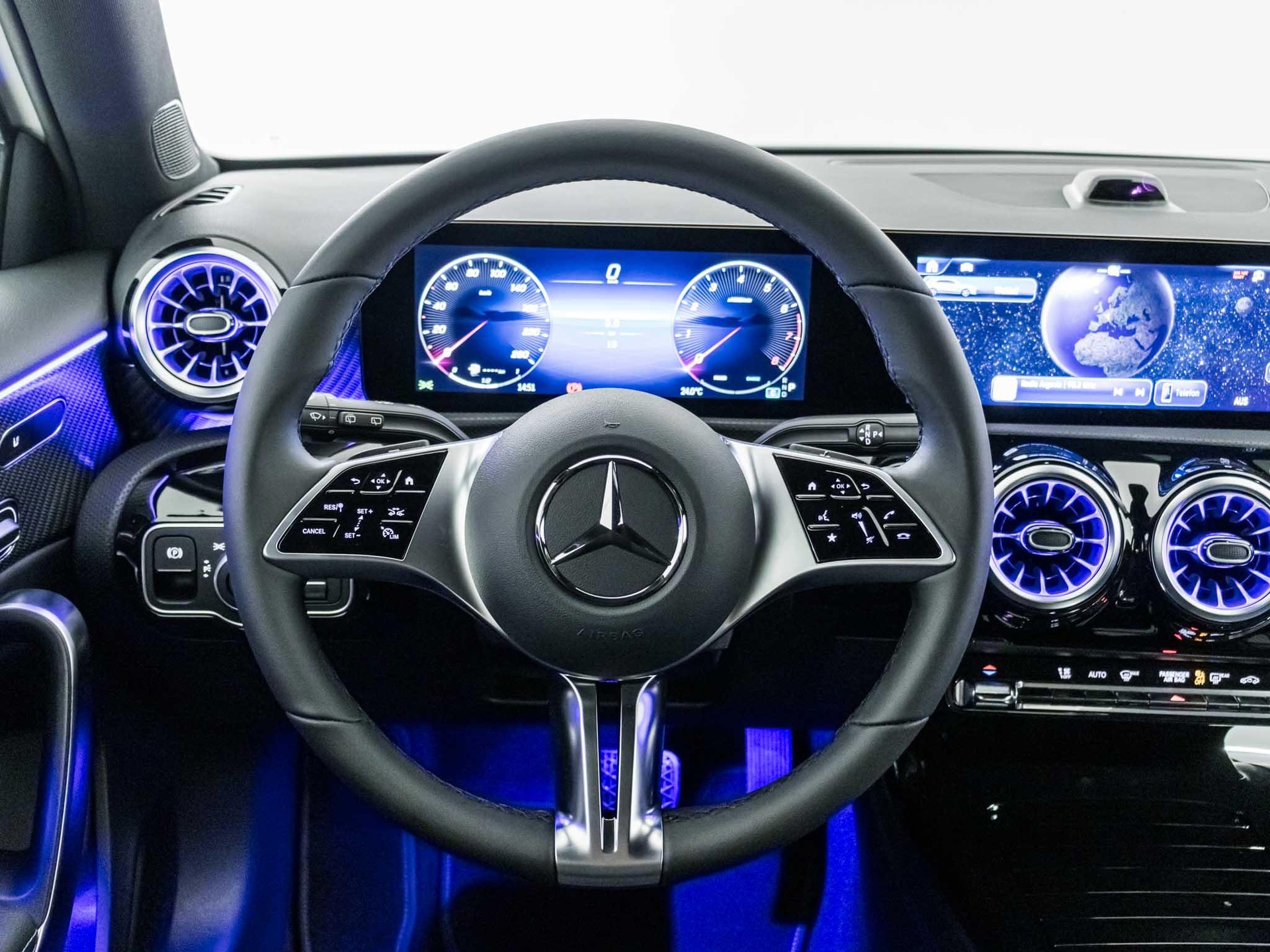 MERCEDES-BENZ A 200 Night Star-image-9
