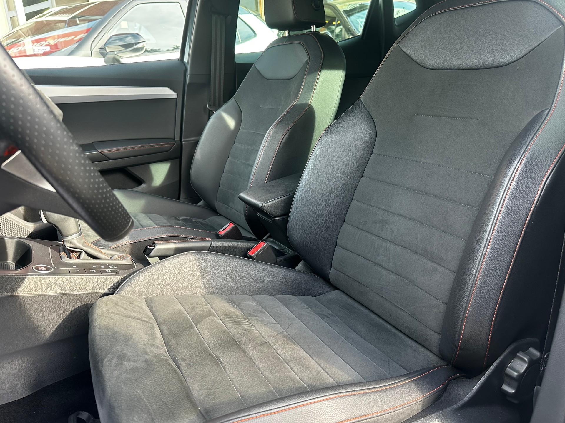 SEAT Ibiza 1.0 EcoTSI Hola FR DSG-image-8