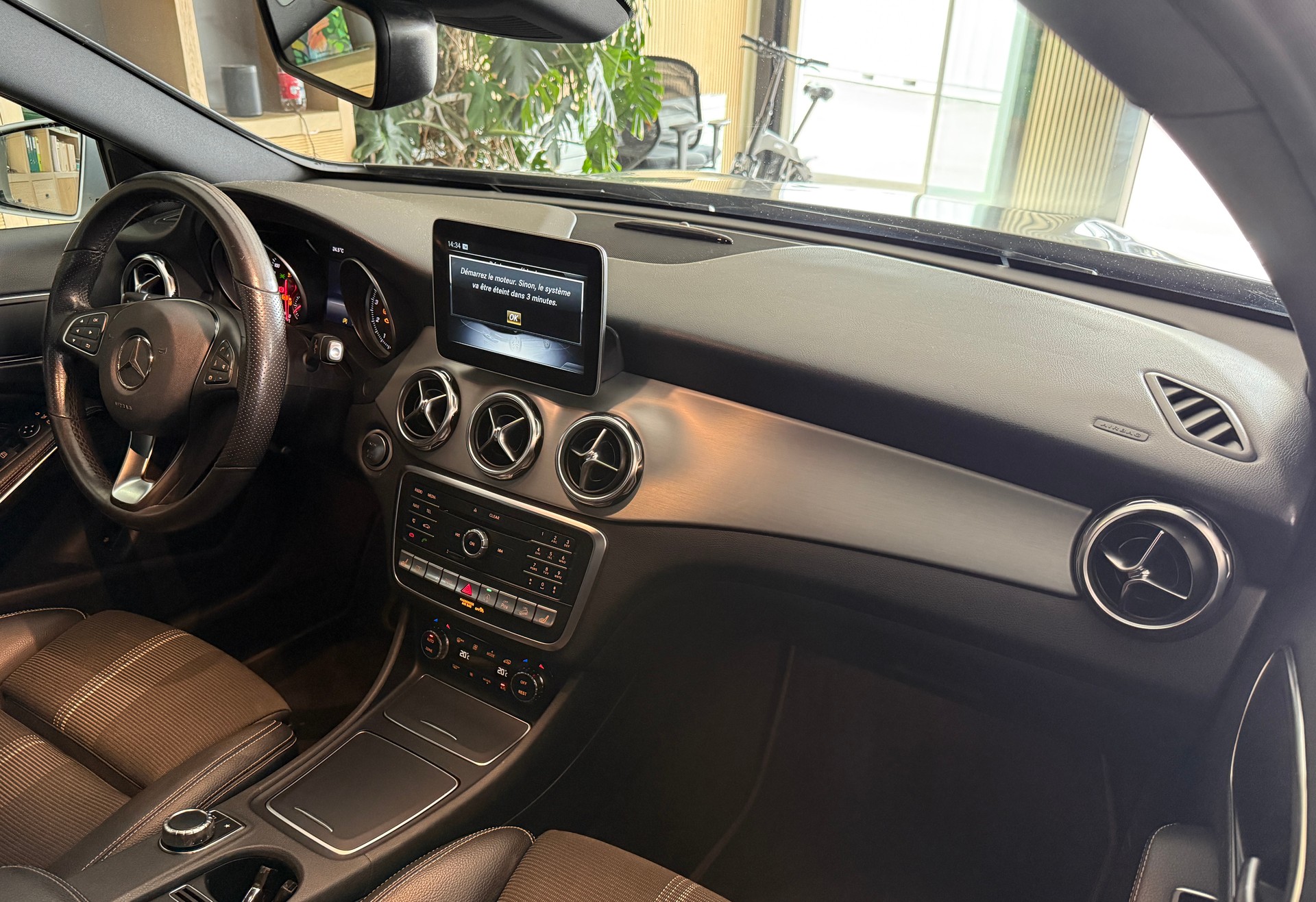 MERCEDES-BENZ GLA 220 Urban 4Matic 7G-DCT-image-7