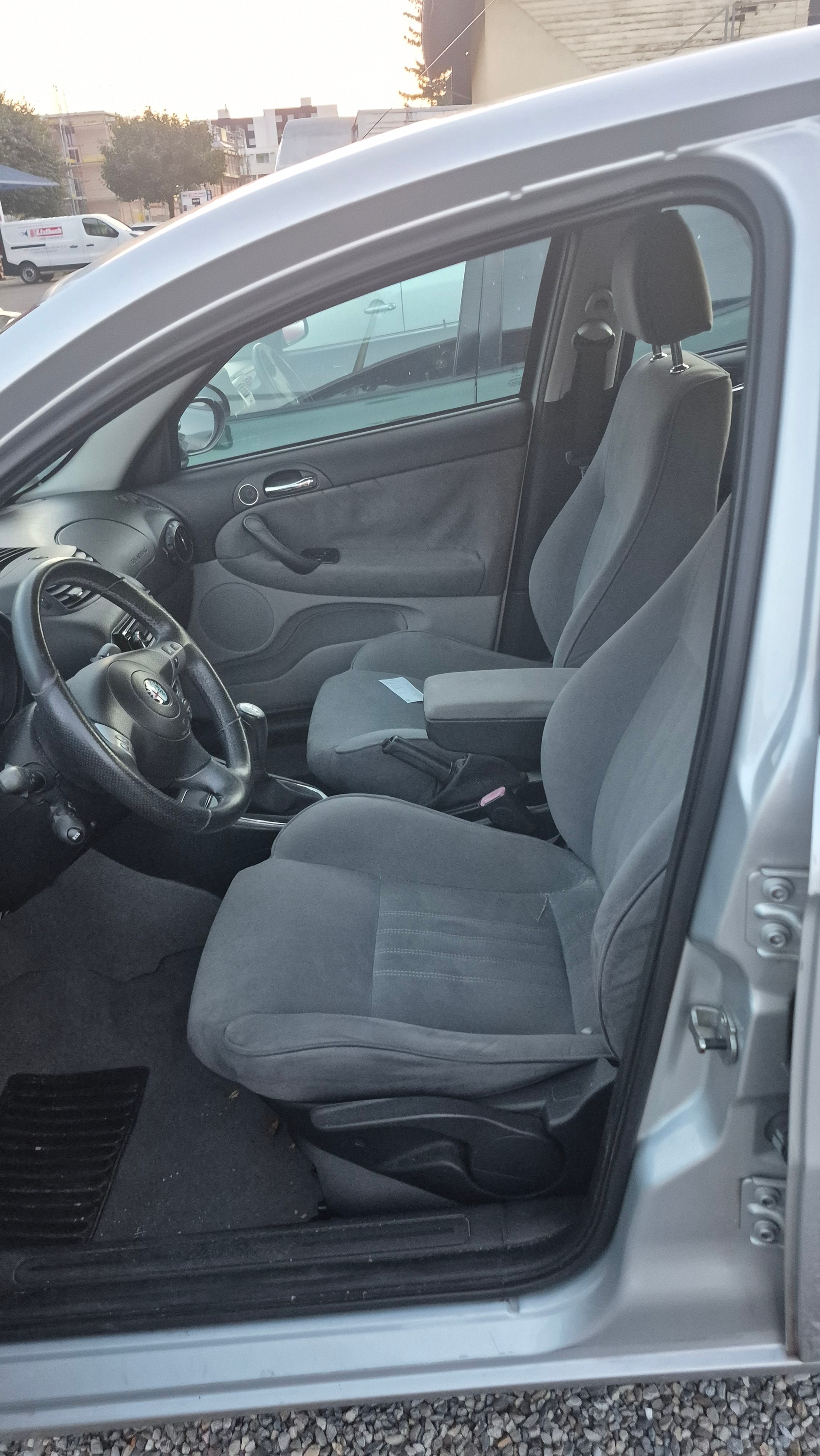 ALFA ROMEO 147 1.6 TS 16V Collezione-image-5
