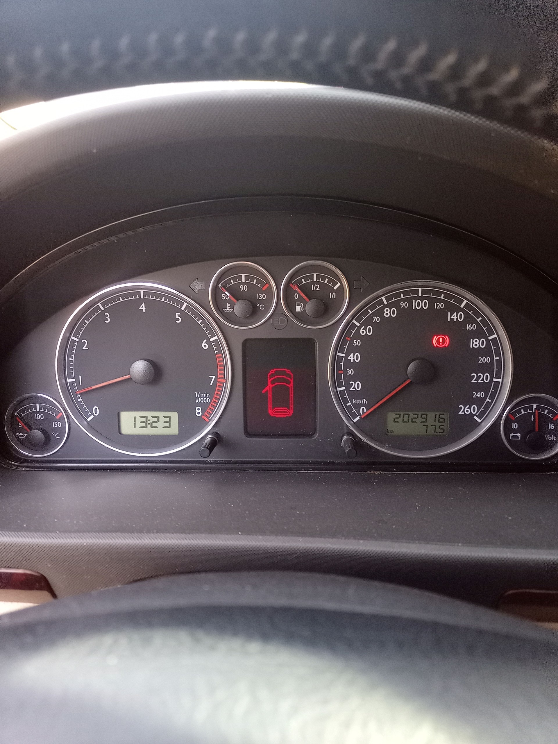 SEAT Alhambra 2.8 VR6 Sport 4x4-image-6