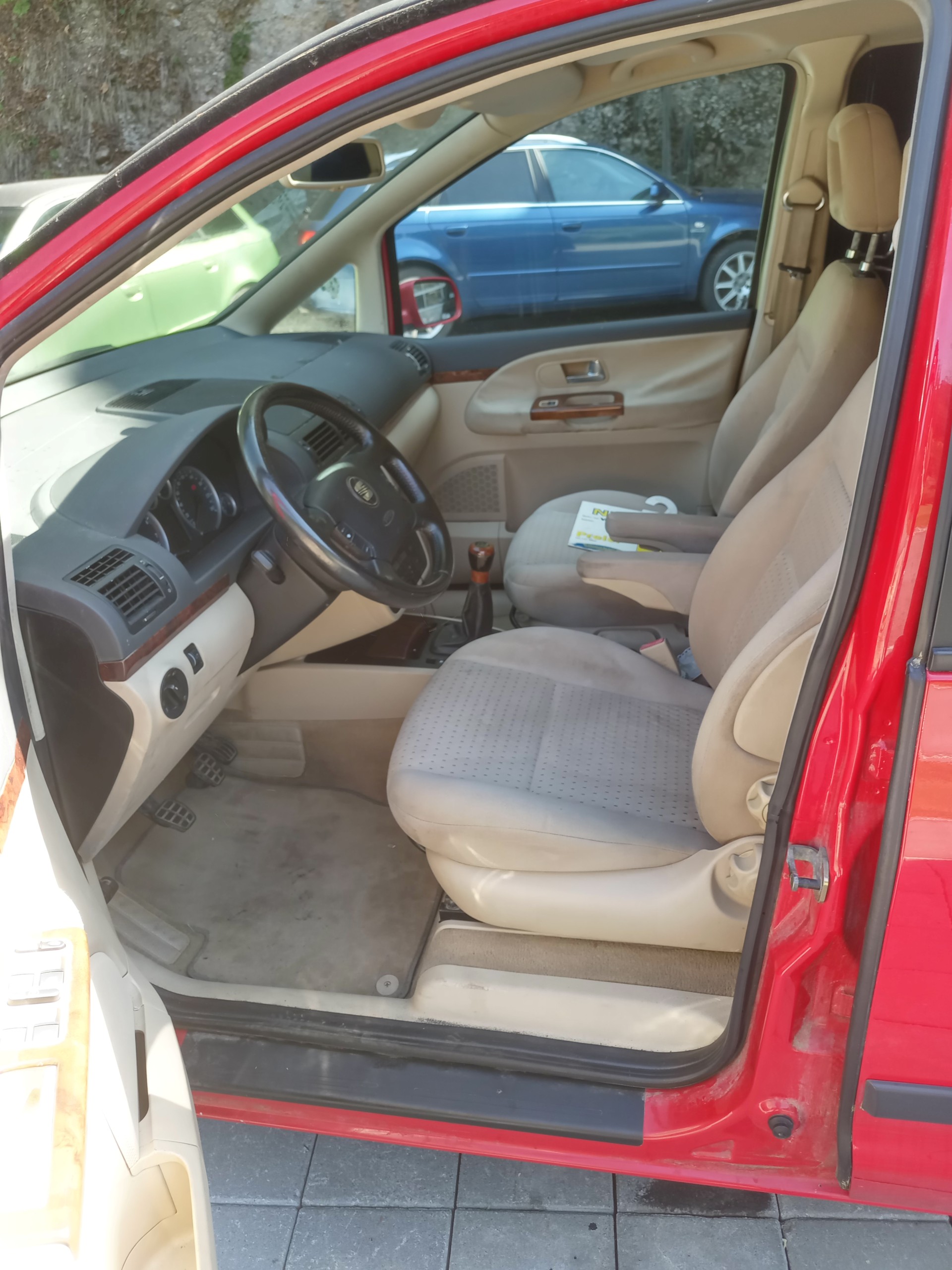 SEAT Alhambra 2.8 VR6 Sport 4x4-image-9