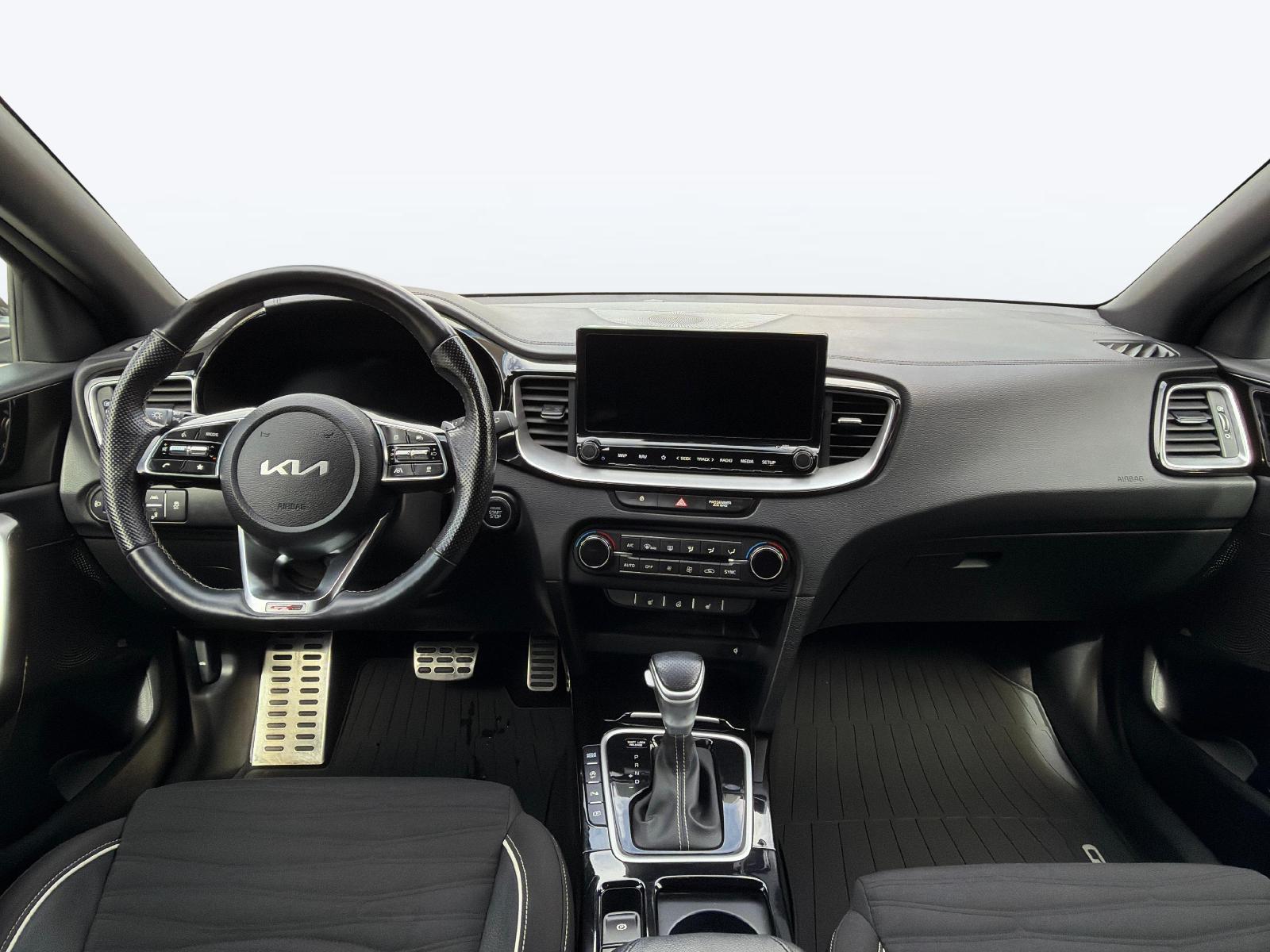 KIA Ceed 1.5 T-GDi MHEV GT-Line-image-8