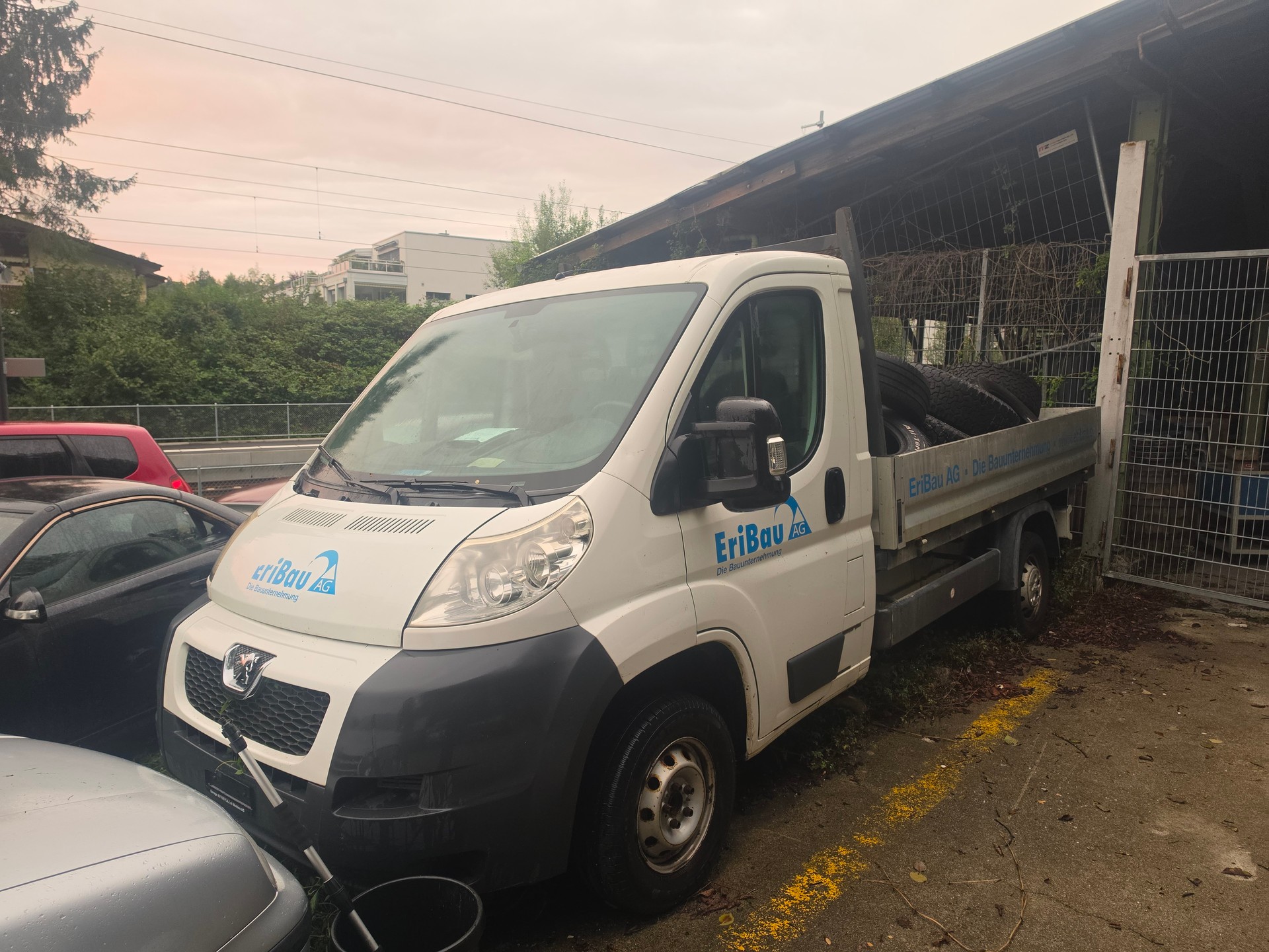 PEUGEOT Boxer 2.2 HDI 335 L2-image-1