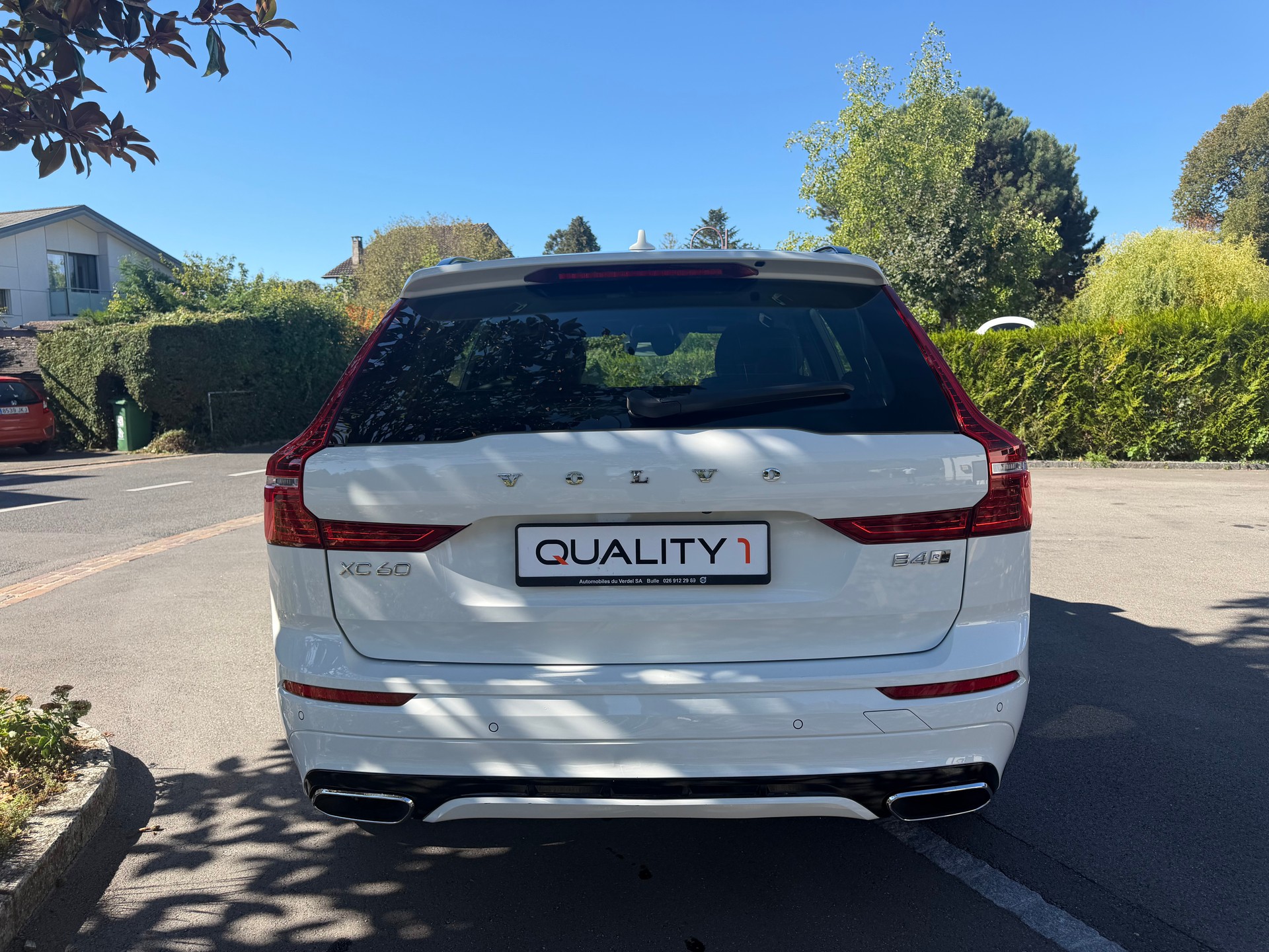 VOLVO XC60 B4 Diesel Mild Hybrid AWD R-Design Geartronic-image-3