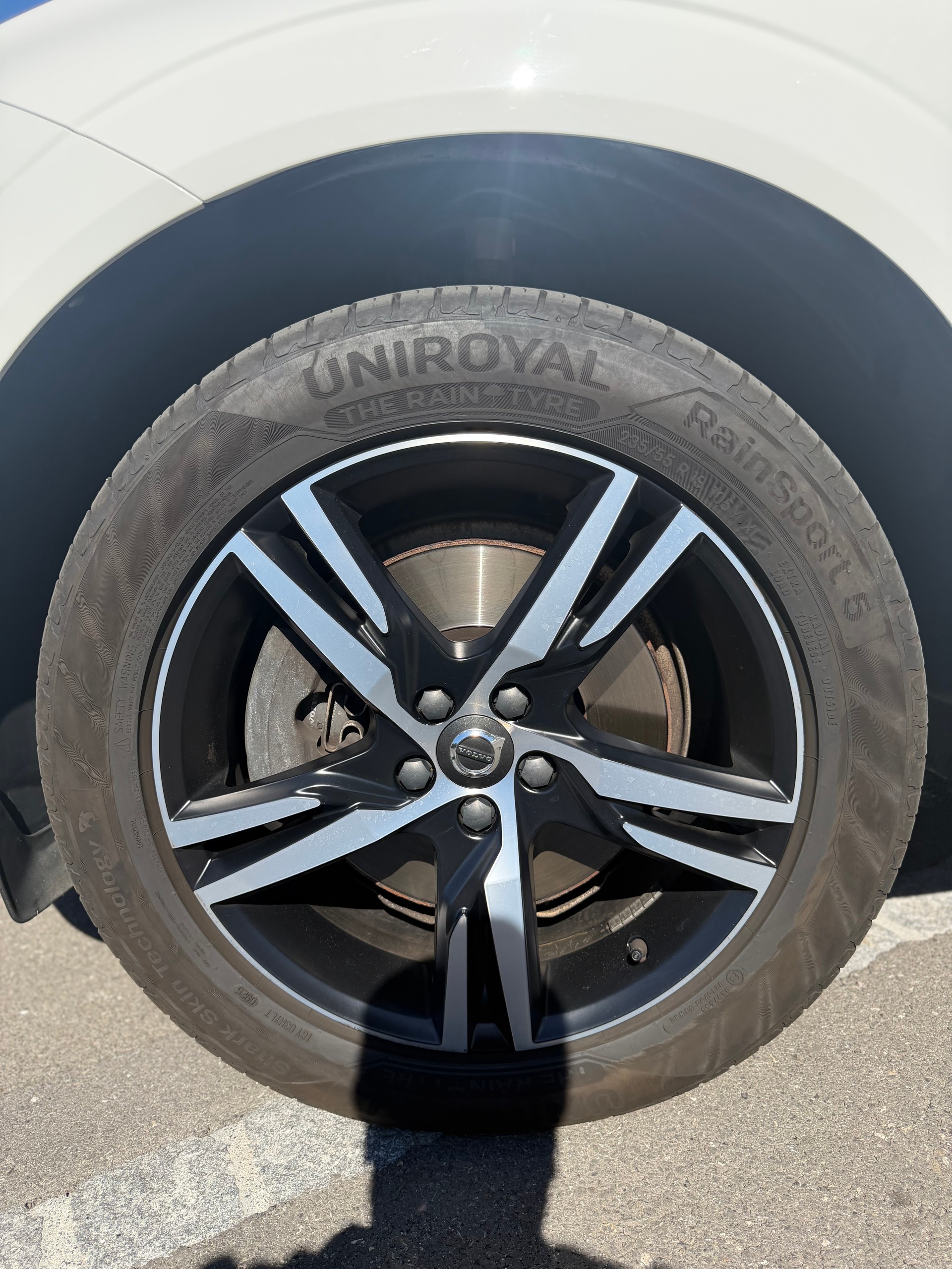 VOLVO XC60 B4 Diesel Mild Hybrid AWD R-Design Geartronic-image-15