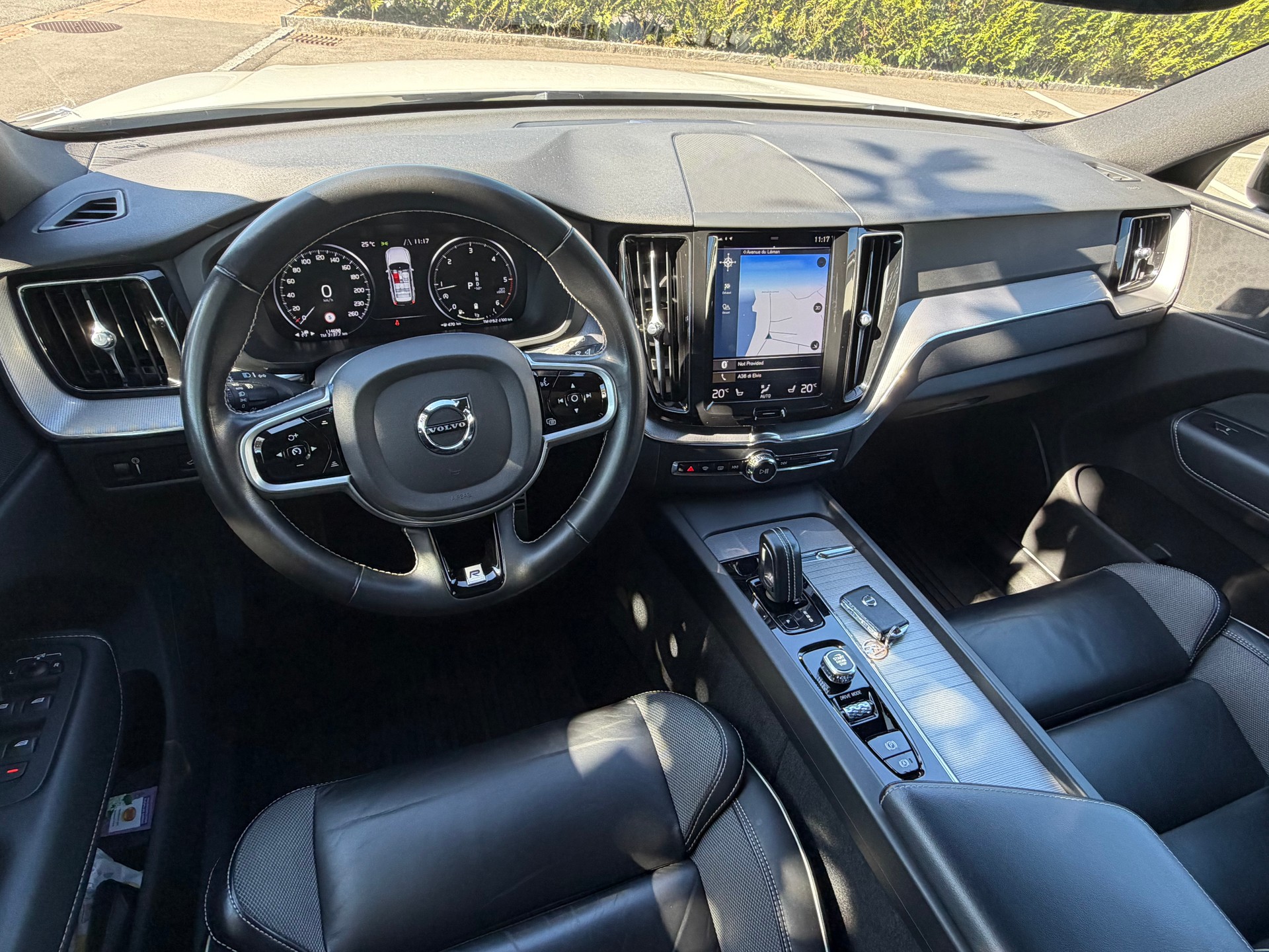 VOLVO XC60 B4 Diesel Mild Hybrid AWD R-Design Geartronic-image-7