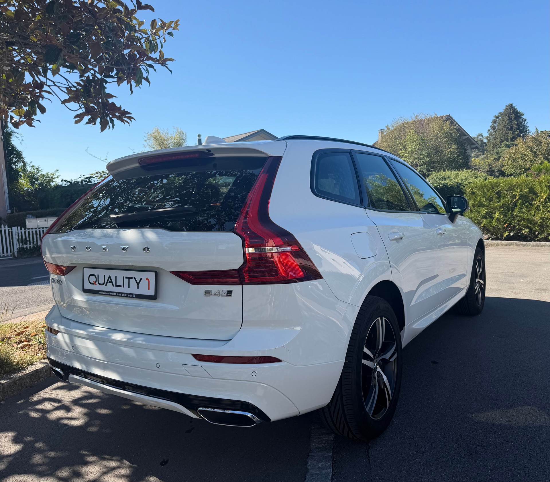 VOLVO XC60 B4 Diesel Mild Hybrid AWD R-Design Geartronic-image-2