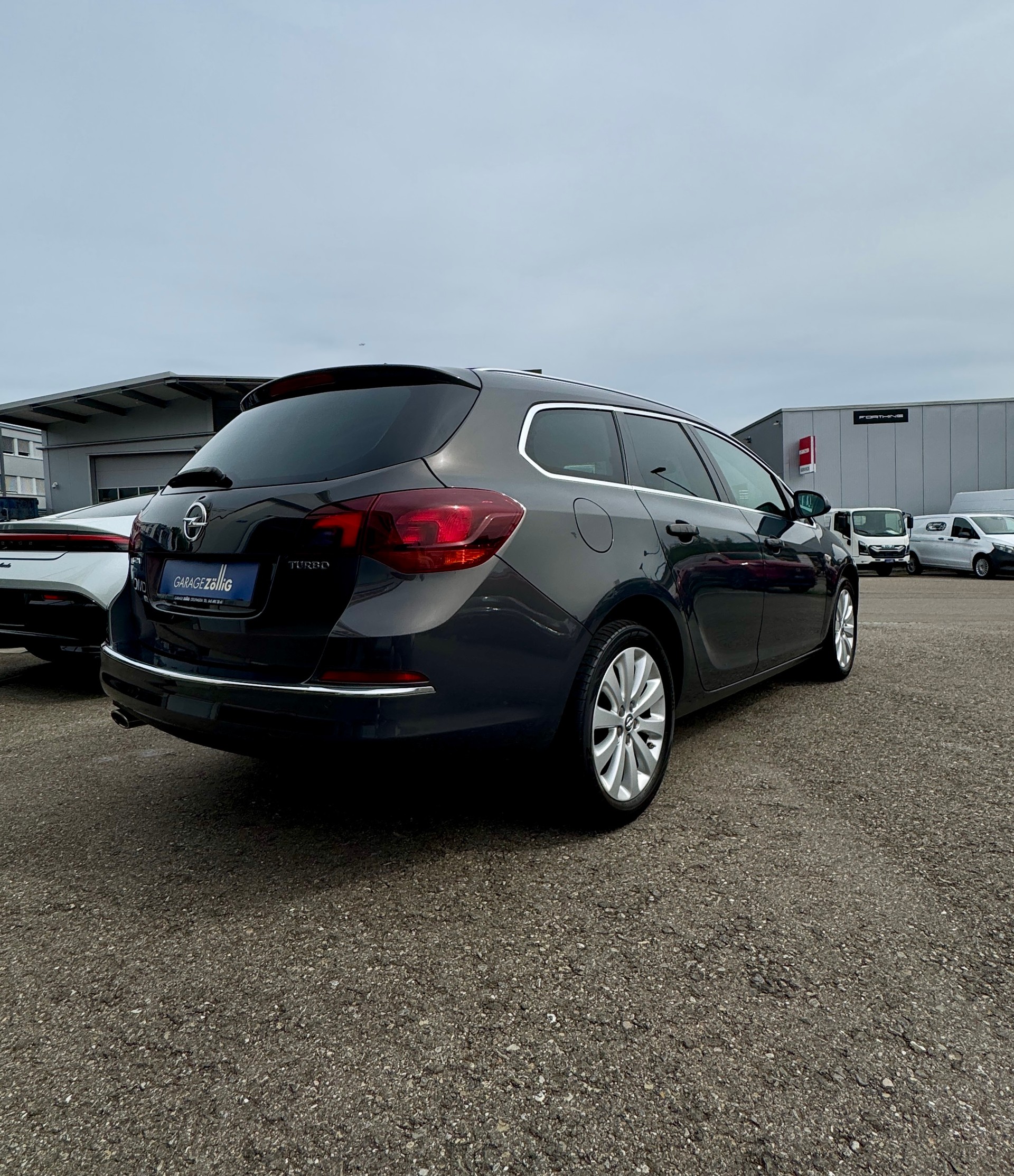 OPEL Astra SportsTourer 1.4i 16V Turbo Cosmo-image-4