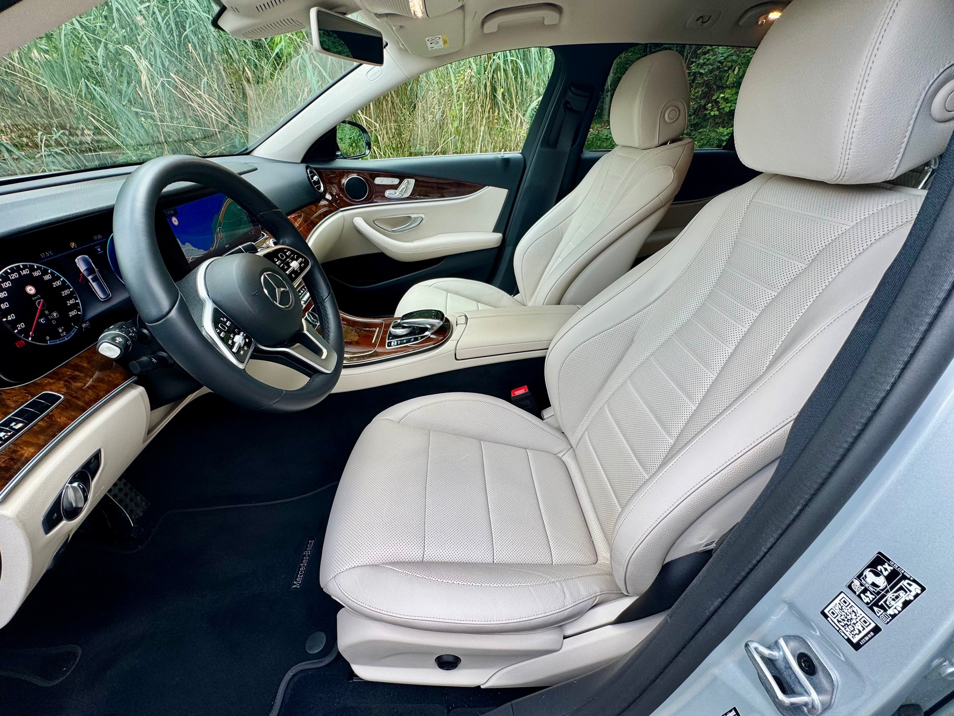 MERCEDES-BENZ E 400 T Diesel 4matic. NEUWERTIG! Gar. nur 12‘647 km! 340PS! (Tausch mit Cabrio!)-image-4
