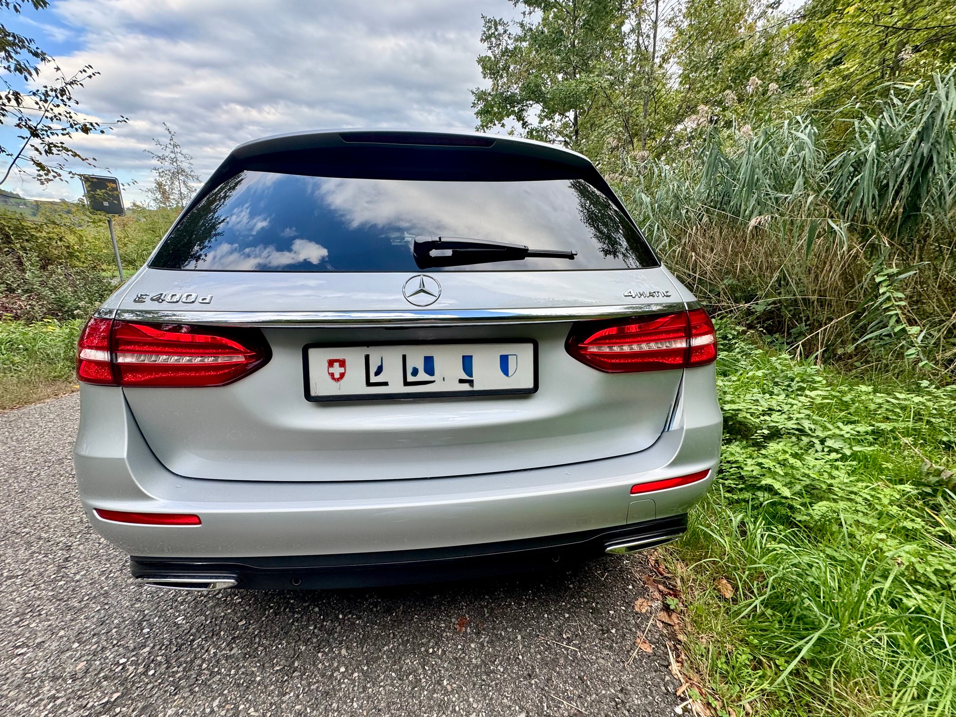 MERCEDES-BENZ E 400 T Diesel 4matic. NEUWERTIG! Gar. nur 12‘647 km! 340PS! (Tausch mit Cabrio!)-image-2