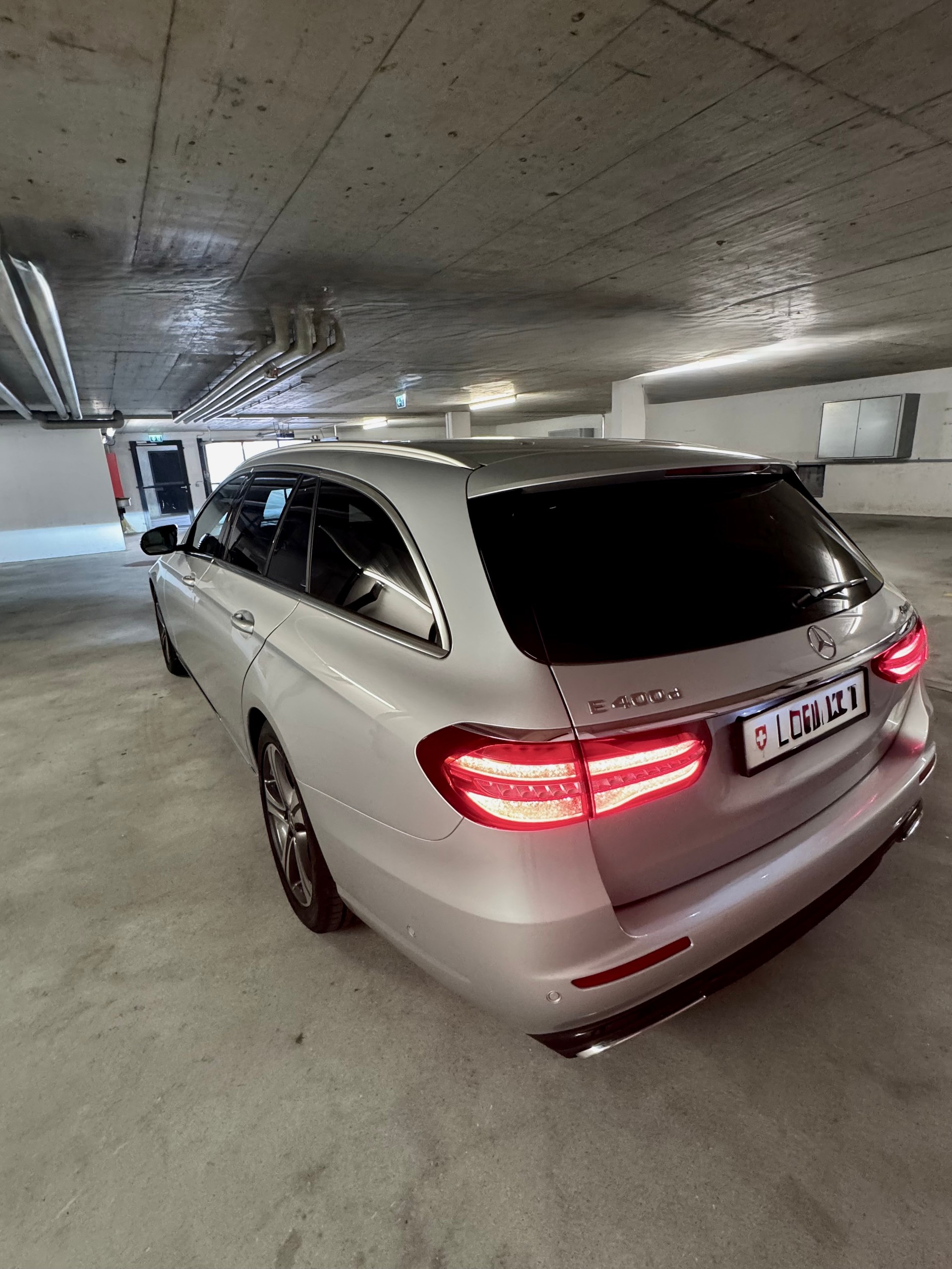 MERCEDES-BENZ E 400 T Diesel 4matic. Garantiert nur 12‘647Km! Neuwagencharakter! 340PS!-image-0