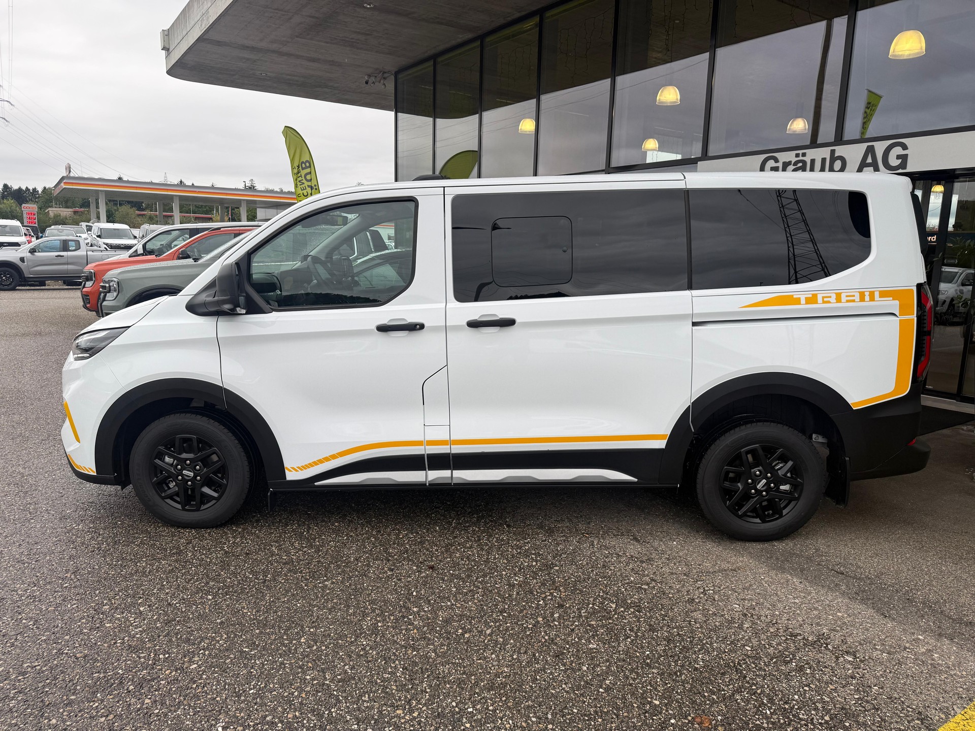 FORD Transit Custom Combi 320 L1H1 Trail Automat 4x4-showroom-element-3