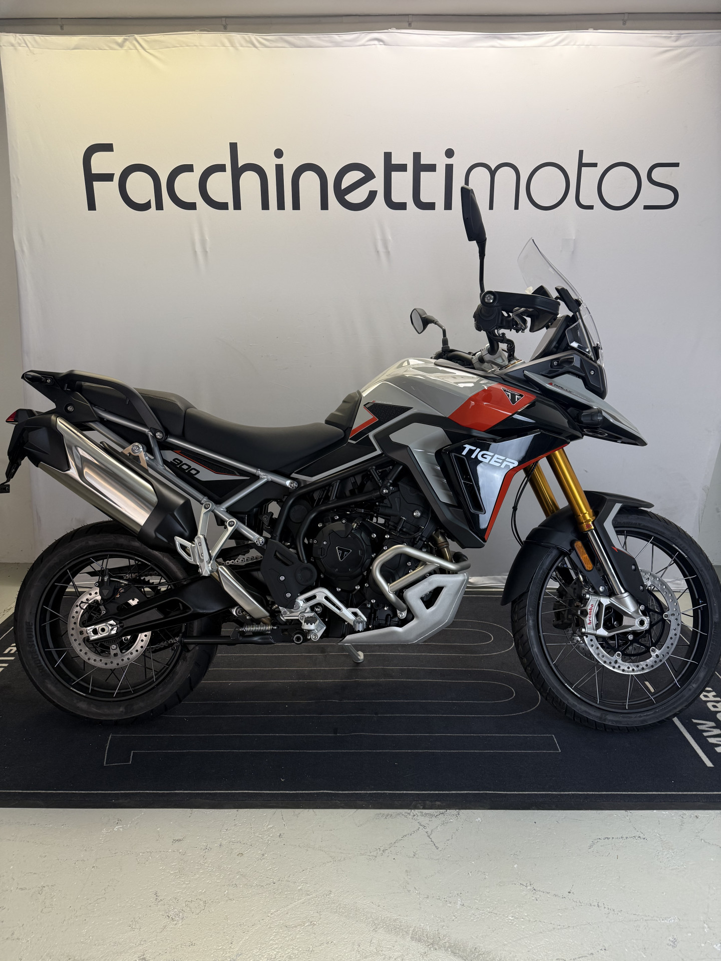 TRIUMPH Tiger 900 Rally Pro-showroom-element-1