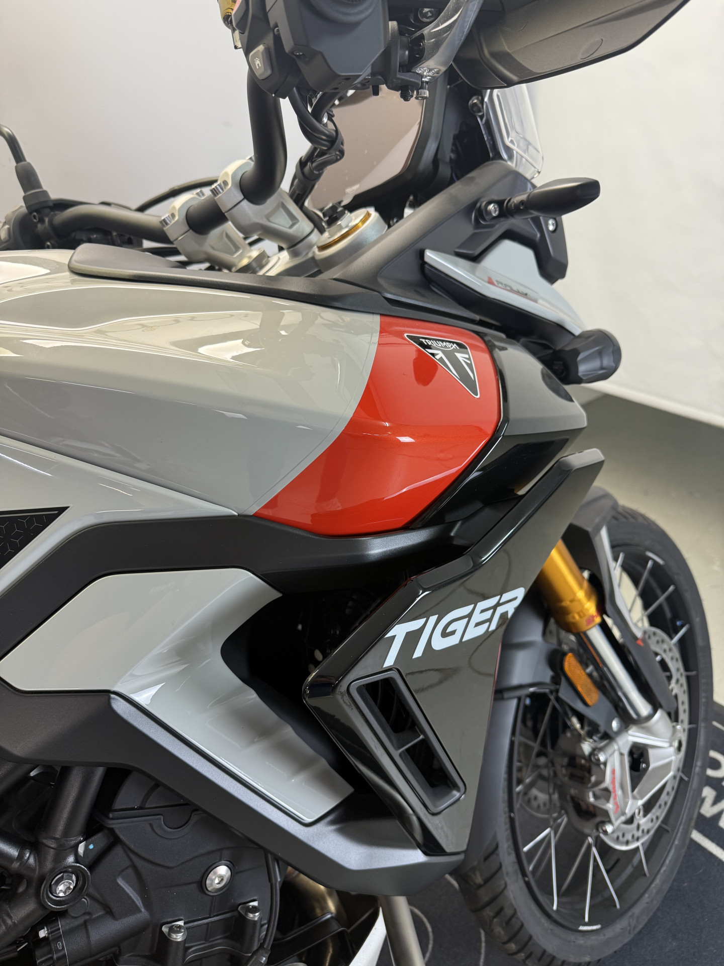 TRIUMPH Tiger 900 Rally Pro-showroom-element-2