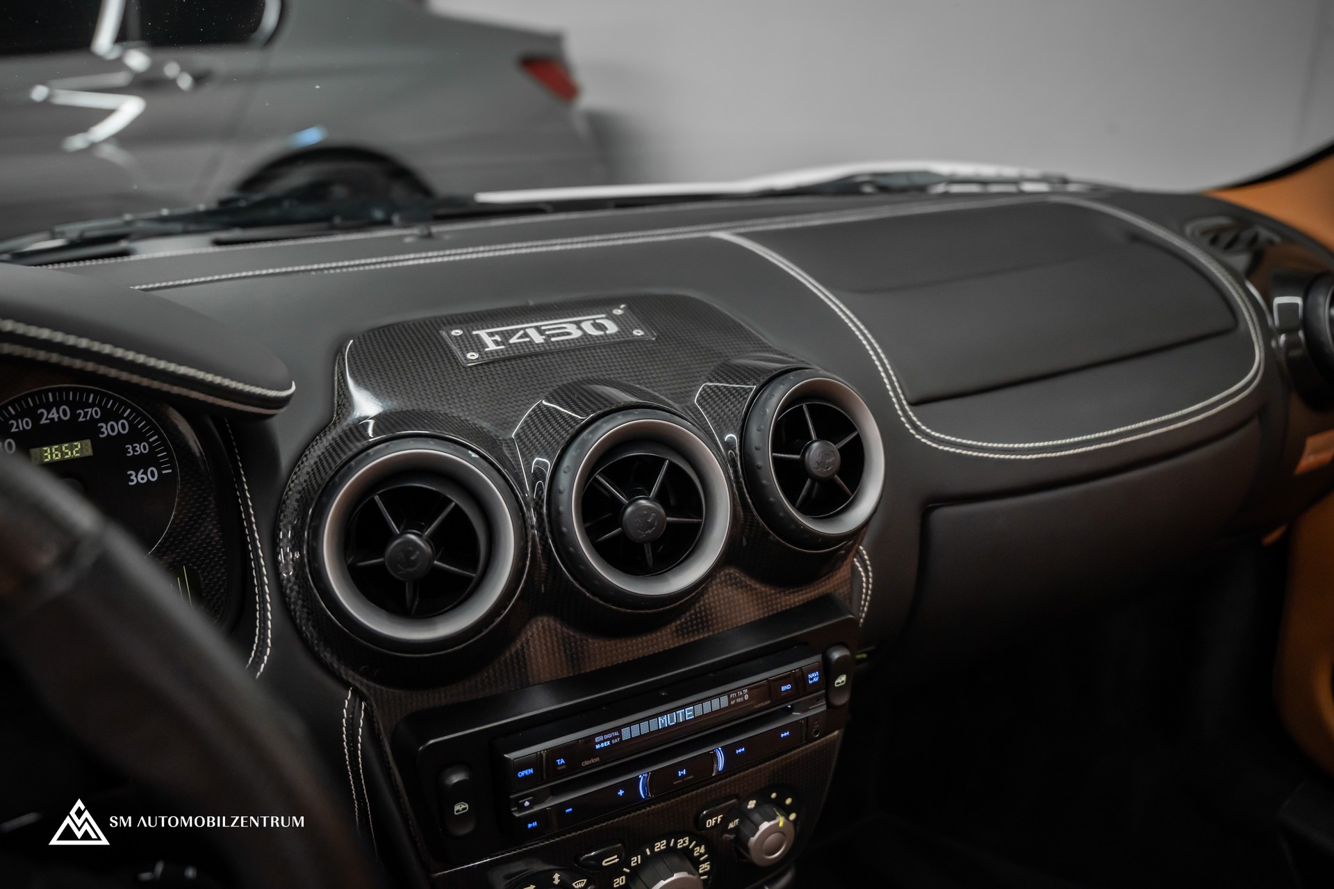 FERRARI F430 Spider / Carbon Exterieur & Interieur / Scuderia Sitze-image-30