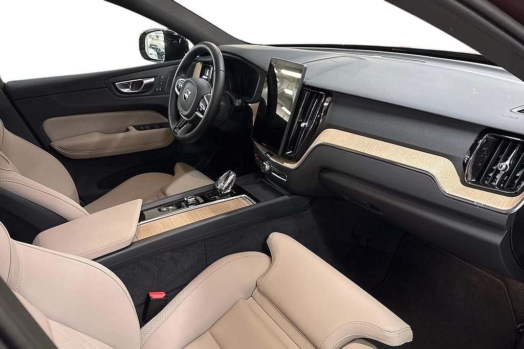 VOLVO XC60 T6 eAWD PluginHybrid Plus Dark Geartronic-image-7
