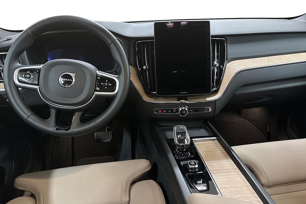 VOLVO XC60 T6 eAWD PluginHybrid Plus Dark Geartronic-image-8