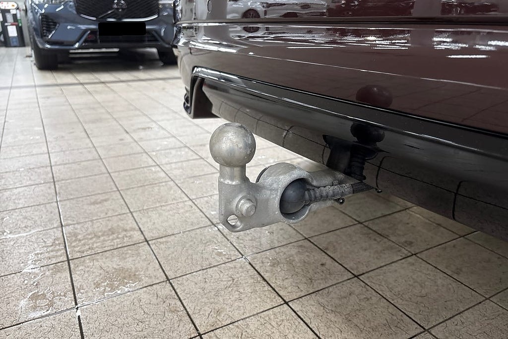 VOLVO XC60 T6 eAWD PluginHybrid Plus Dark Geartronic-image-6
