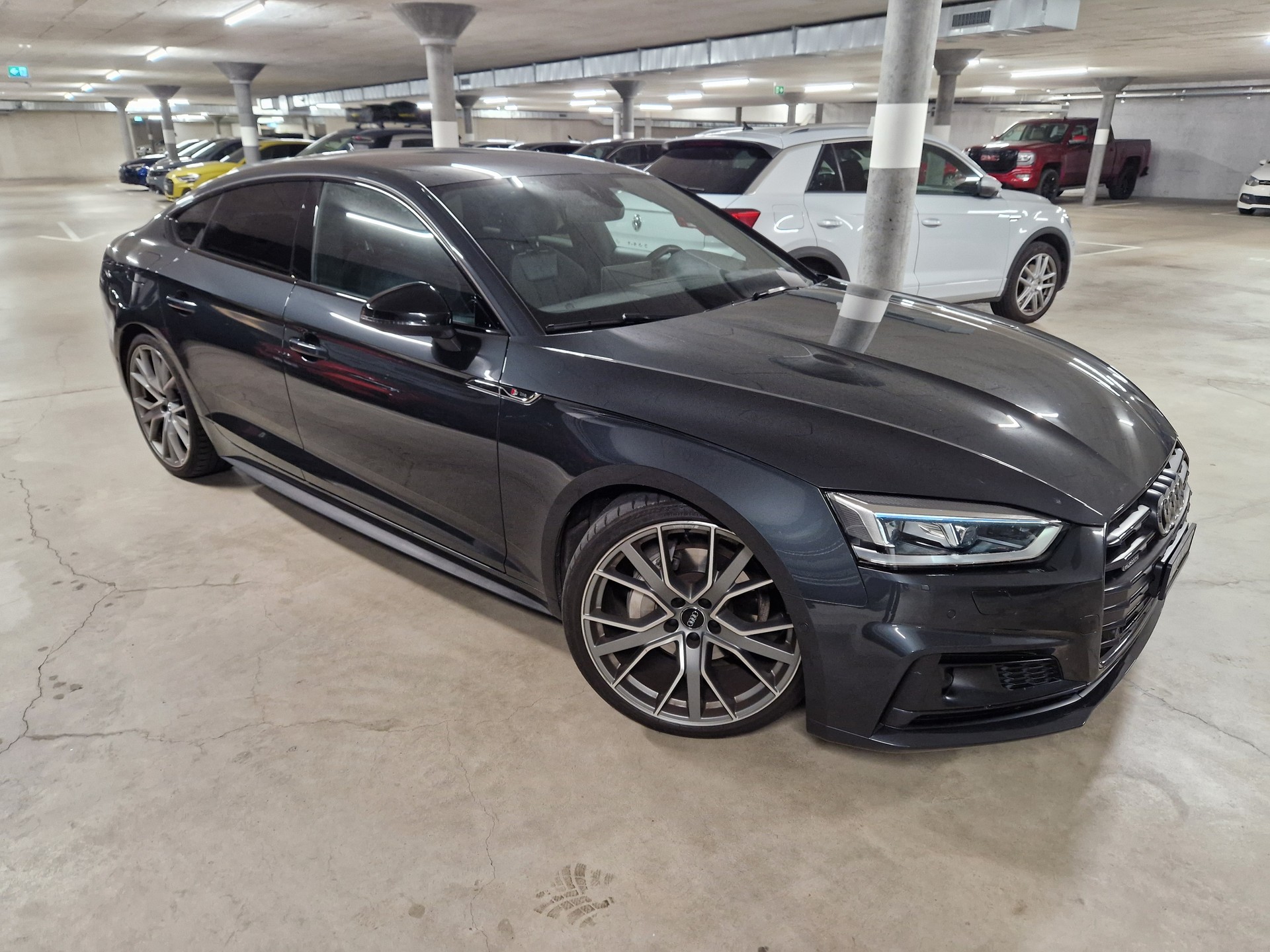 AUDI 2.0 40 TDI quattro S-Tronic