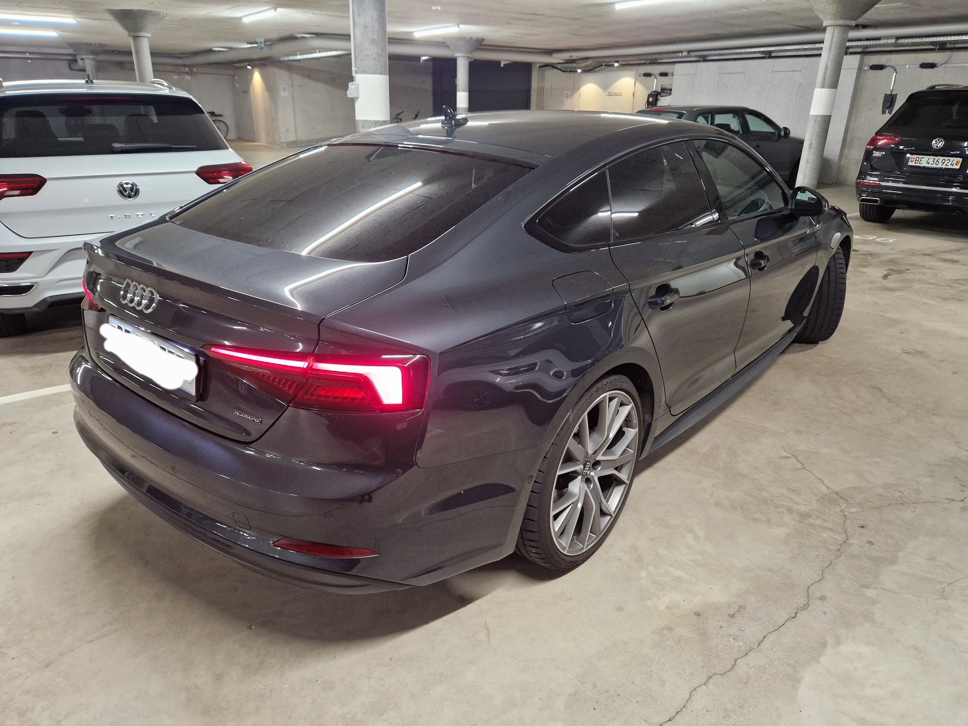 AUDI 2.0 40 TDI quattro S-Tronic-image-2