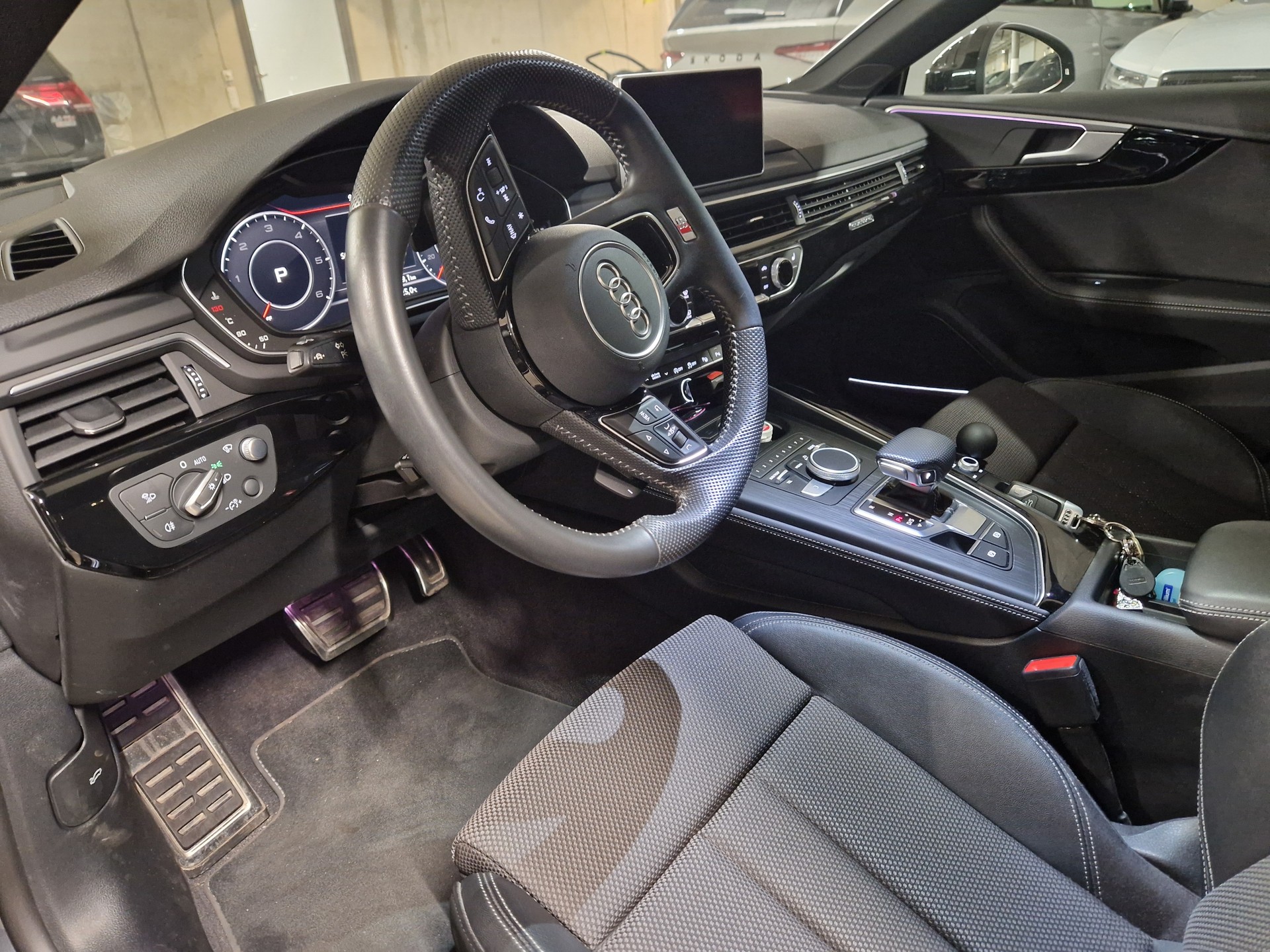 AUDI 2.0 40 TDI quattro S-Tronic-image-7