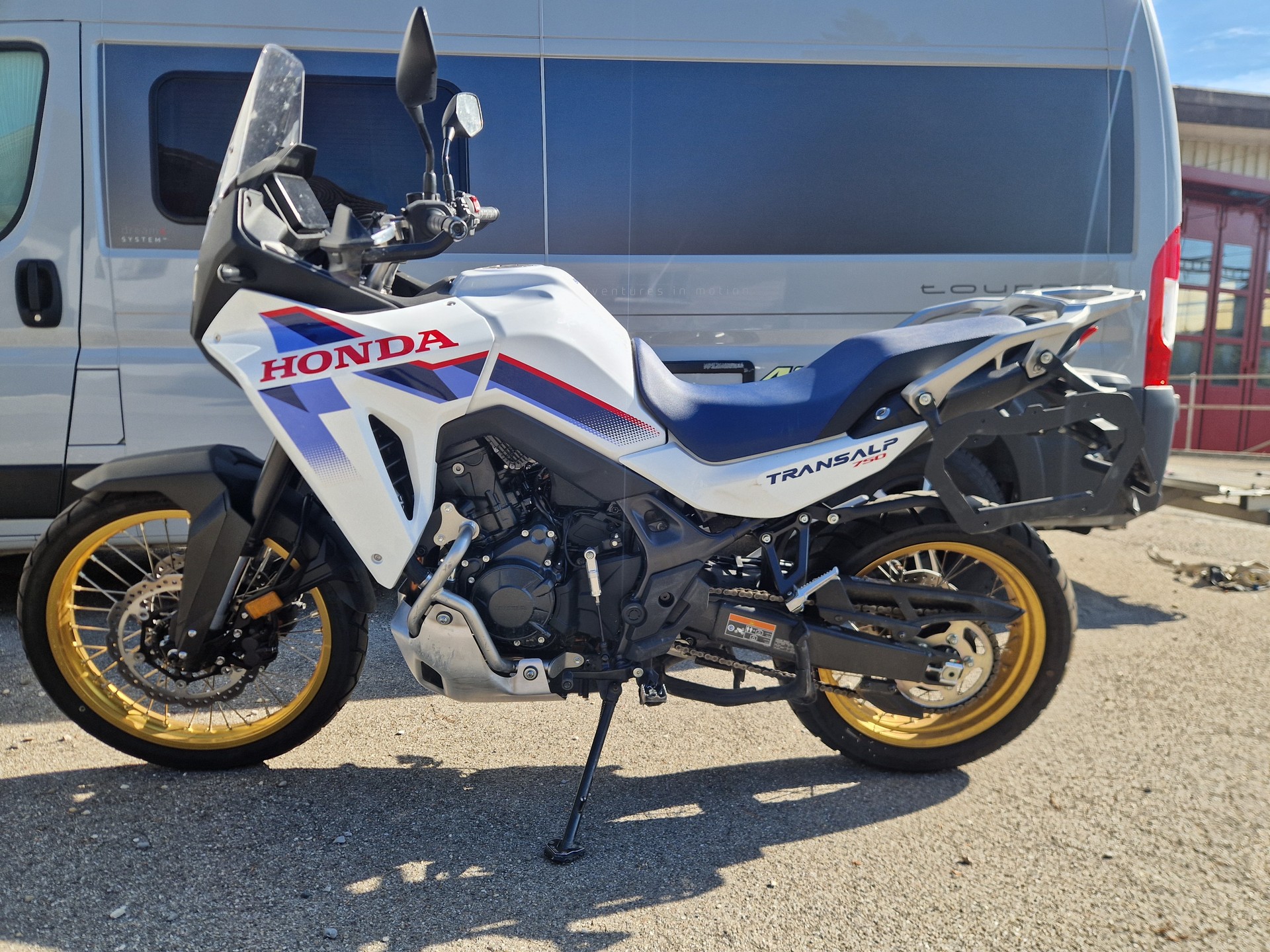 HONDA Transalp E-Clutch