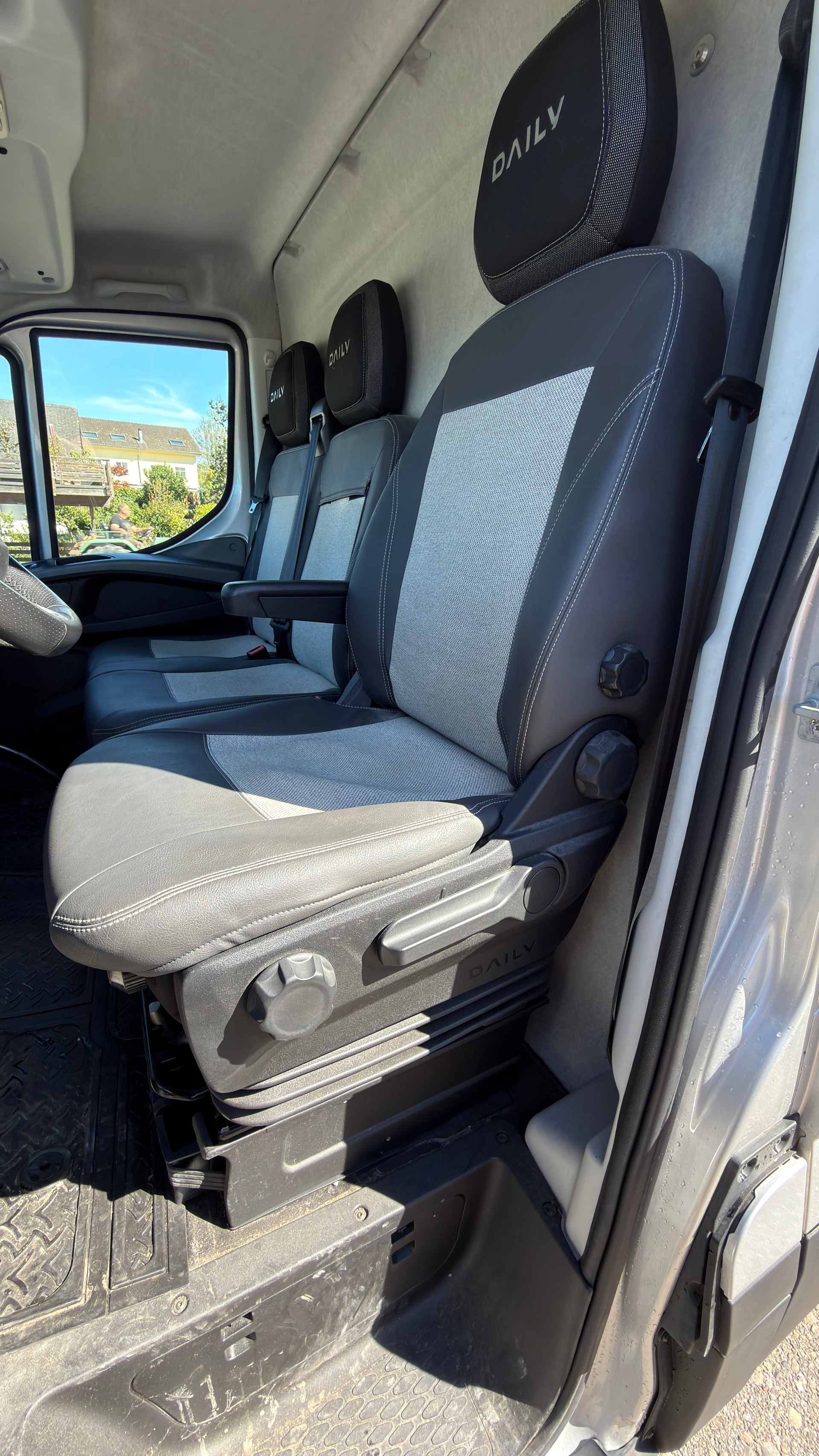 IVECO 35S18 L4H3-image-9