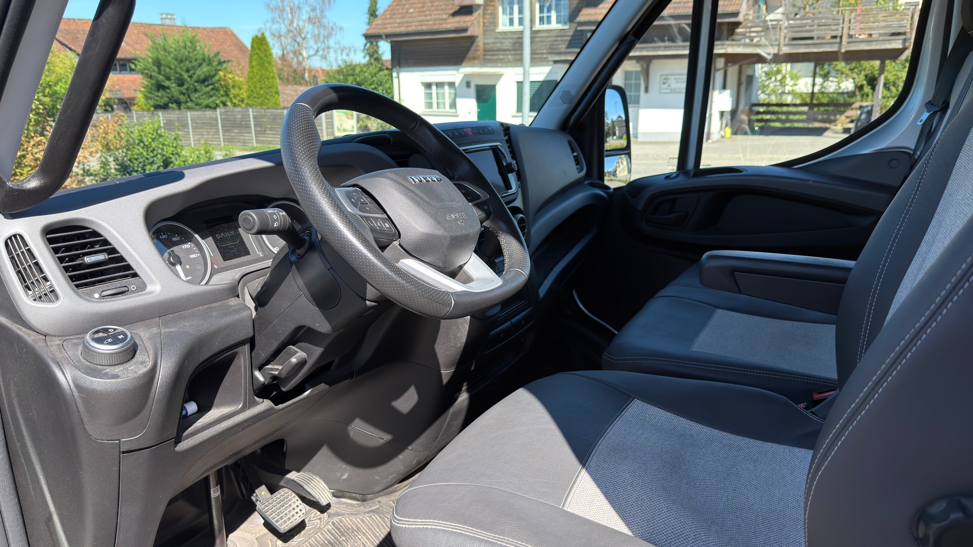 IVECO 35S18 L4H3-image-7