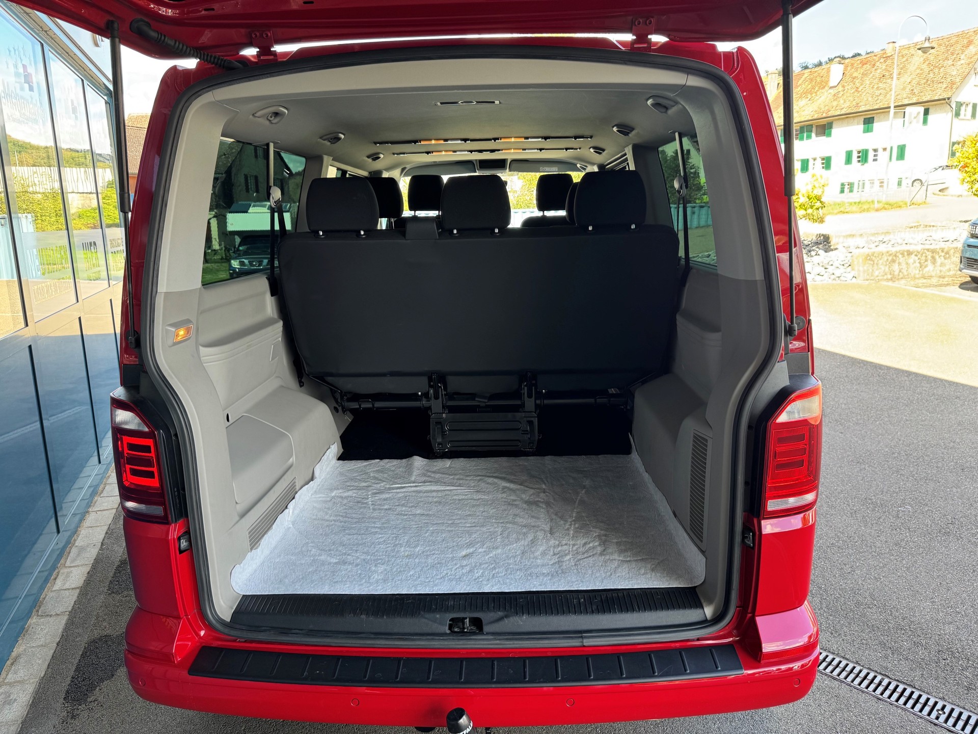 VW T6 Caravelle 2.0 TDI Trendline 4Motion DSG LWB-image-4